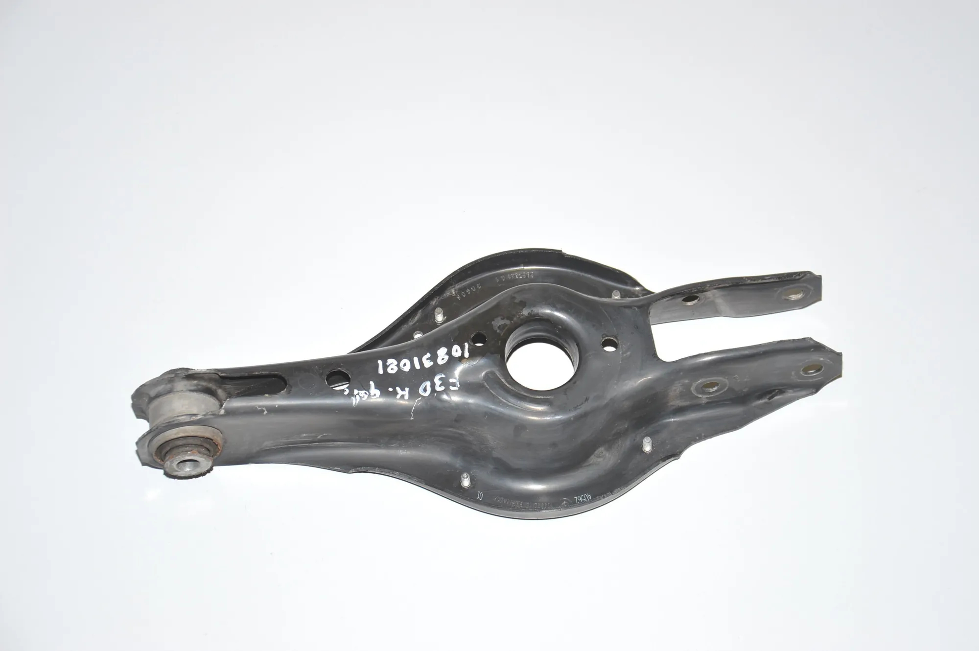 Rear Left Lower Control Arm – OEM 6867540 · BMW 3 (F30, F80) 330 d xDrive 2014 – 3