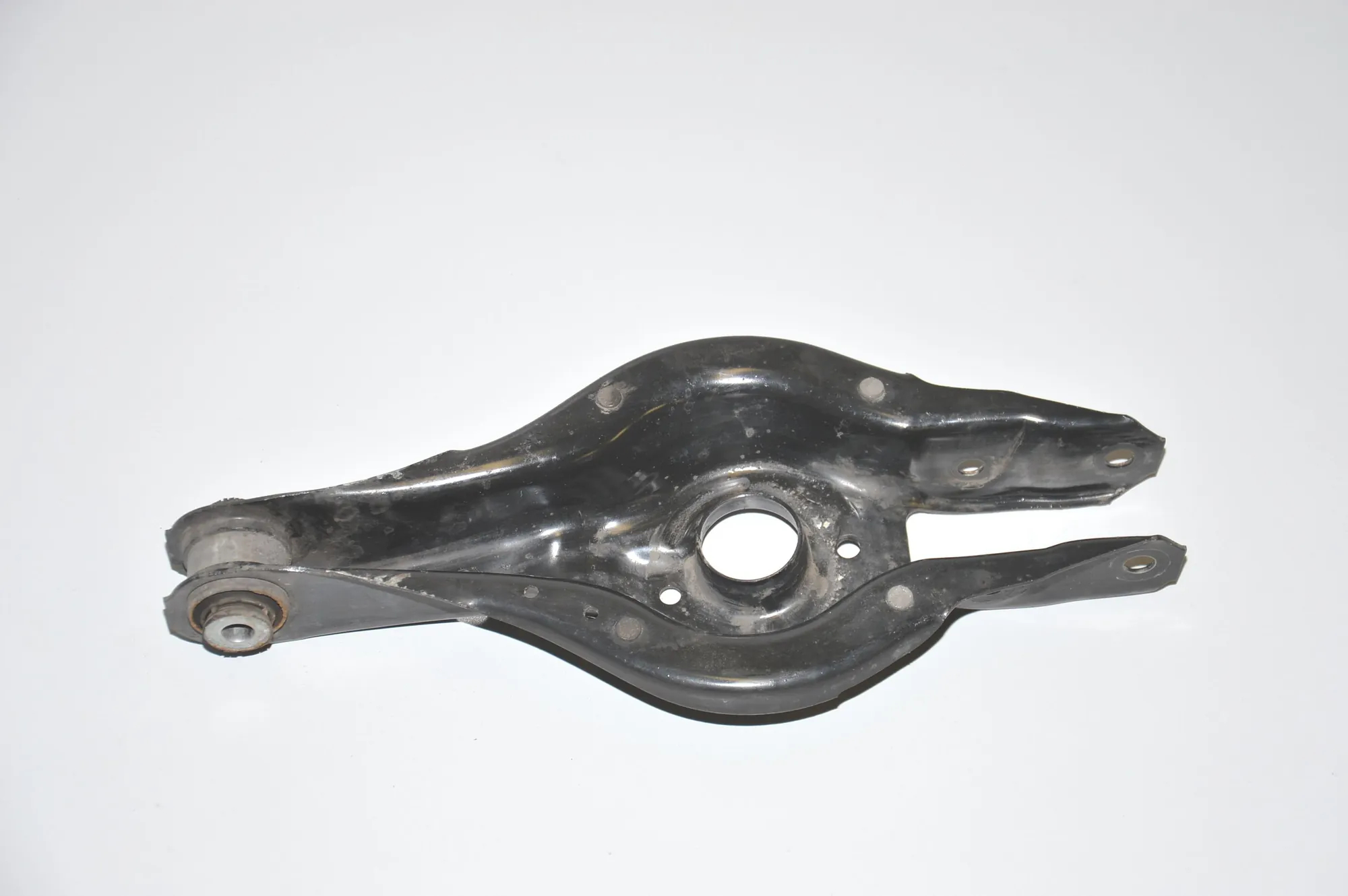 Rear Right Lower Control Arm – OEM 6867540 · BMW 3 (F30, F80) 330 d xDrive 2014 – 2