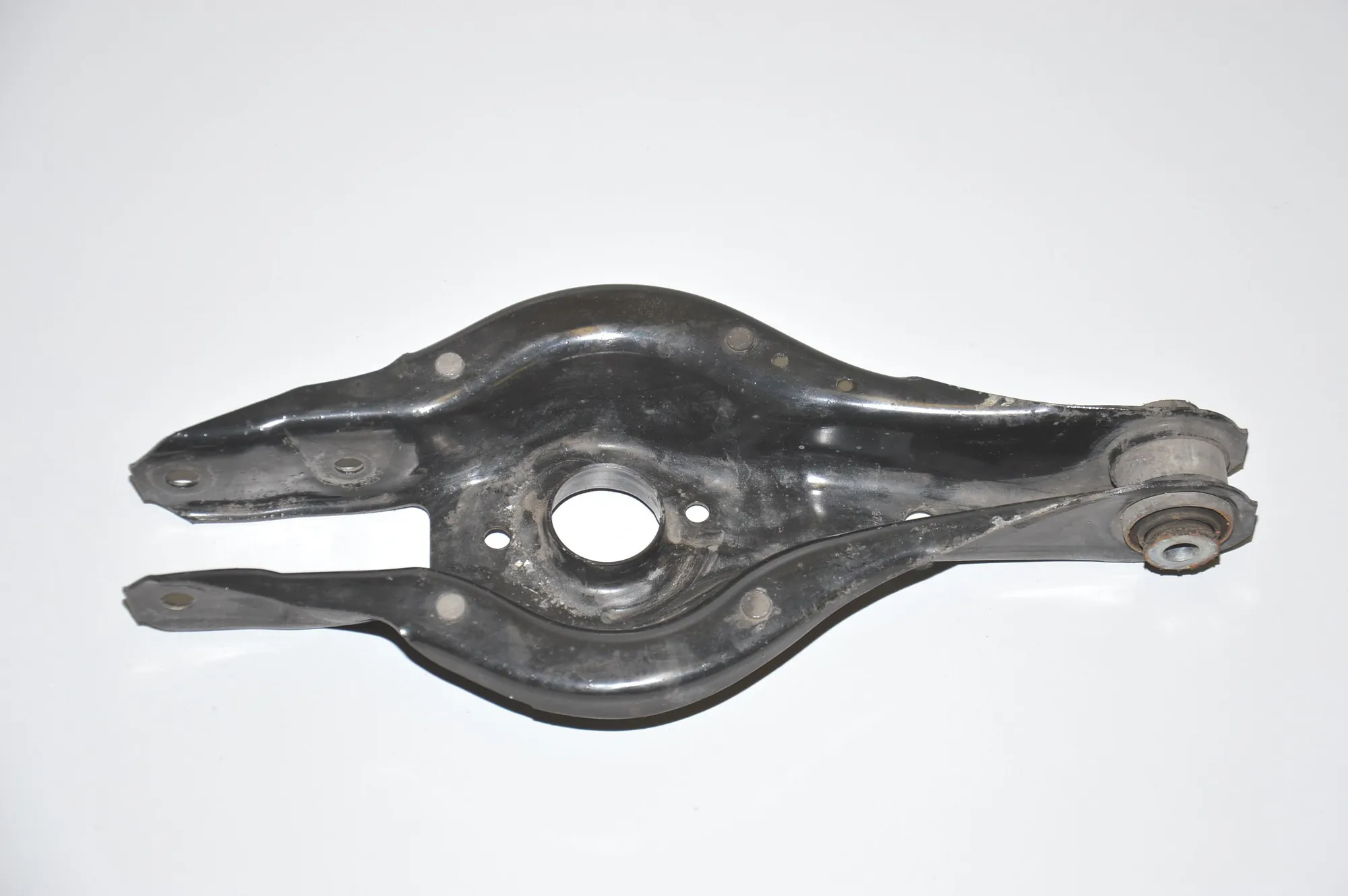 Rear Right Lower Control Arm – OEM 6867540 · BMW 3 (F30, F80) 330 d xDrive 2014