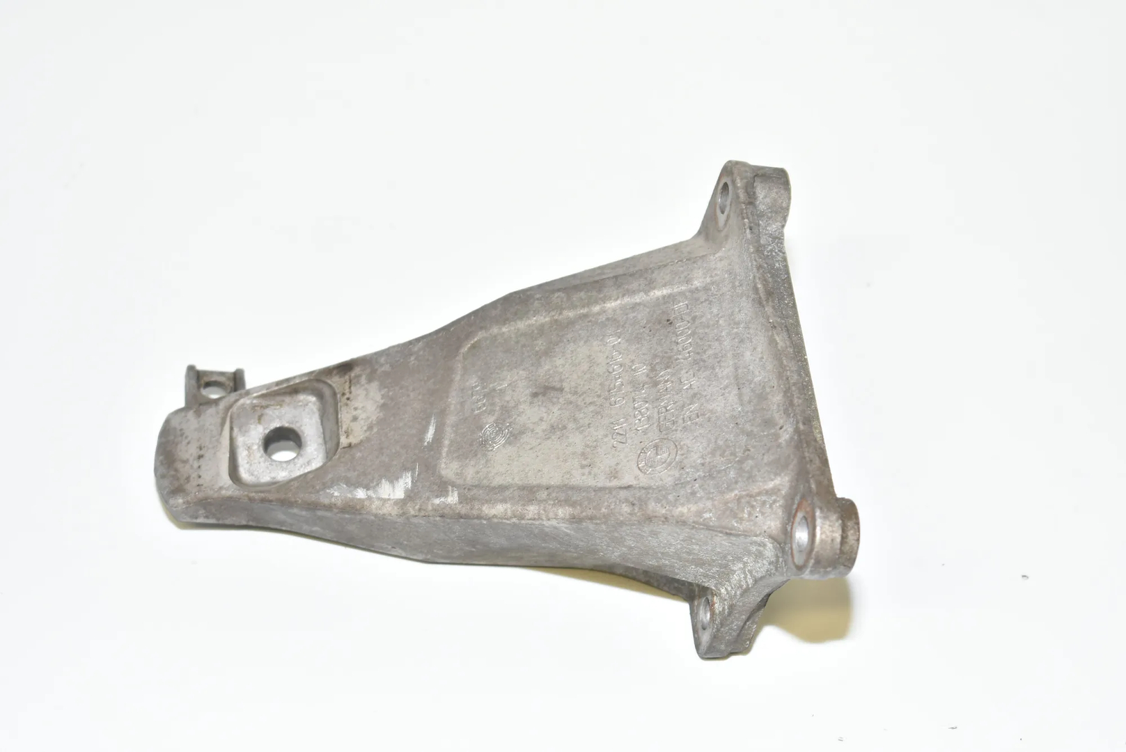 Right Side Engine Bracket – OEM 6754616 · BMW 7 7 (E65, E66, E67) (2001 - 2009) 750 i, Li (2005 - 2008, 4.8 L, 270 kW) 2006 – 2