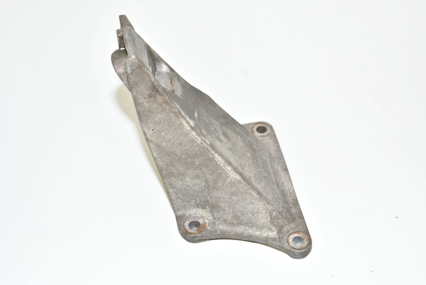 Right Side Engine Bracket – OEM 6754616 · BMW 7 7 (E65, E66, E67) (2001 - 2009) 750 i, Li (2005 - 2008, 4.8 L, 270 kW) 2006