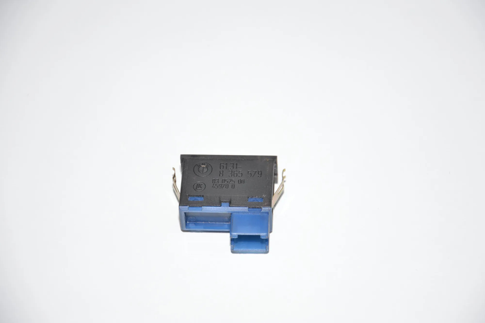 Tailgate Open Switch – OEM 8365579 · BMW 5 Touring (E39) 530 d 2000 – 2