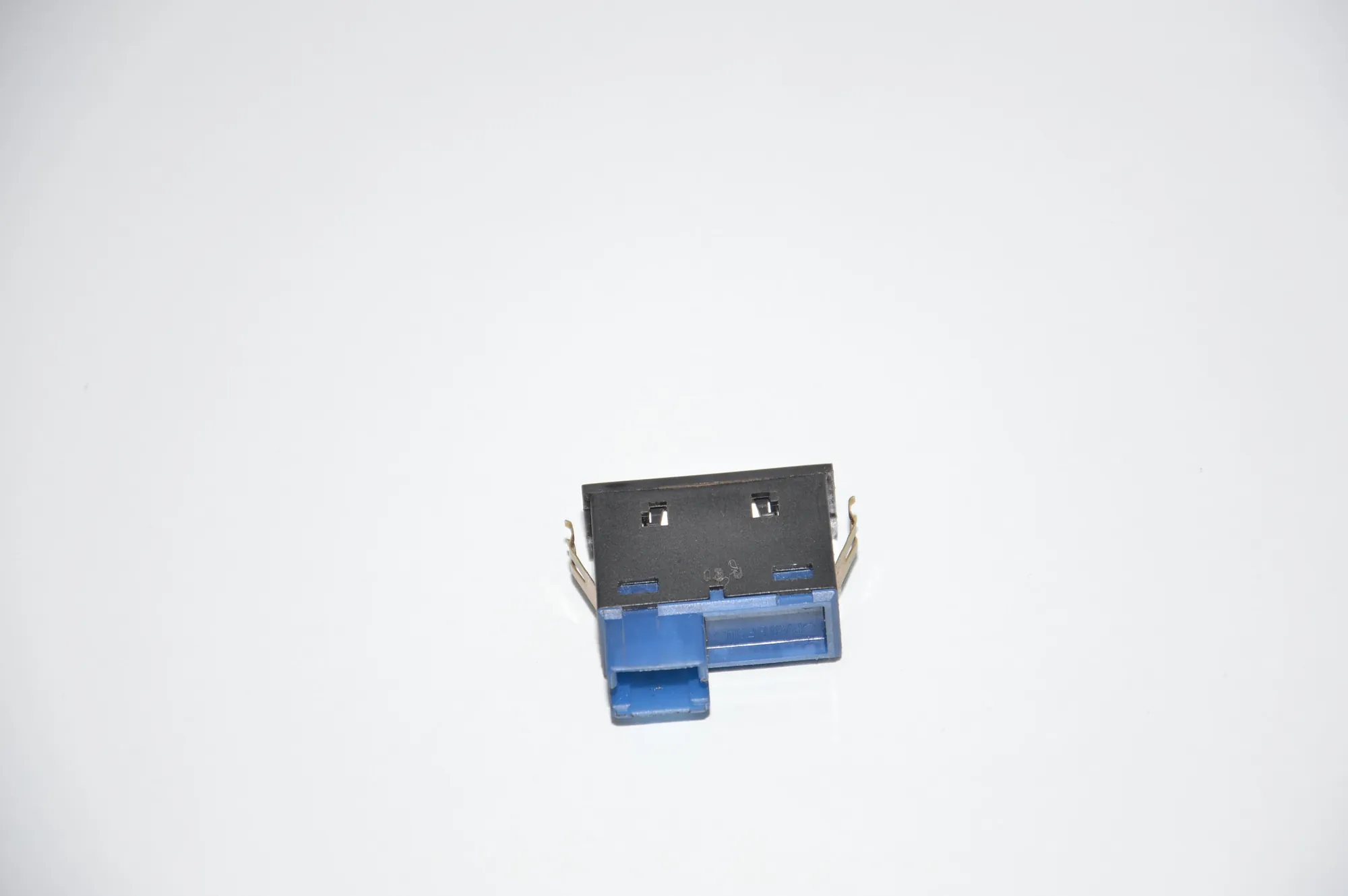 Tailgate Open Switch – OEM 8365579 · BMW 5 Touring (E39) 530 d 2000 – 3