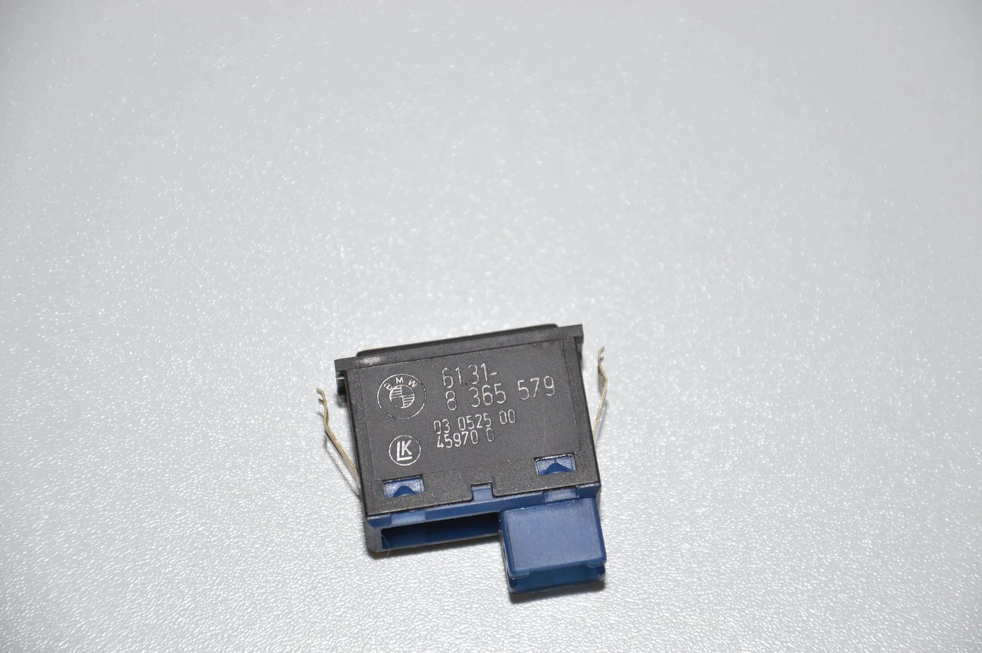 Tailgate Open Switch – OEM 8365579 · BMW 5 Touring (E39) 530 d 2000 – 5