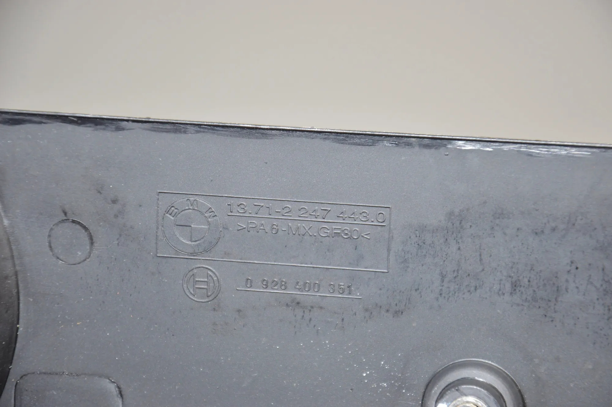Air Filter Box Upper Part – OEM 2247443 · BMW 5 Touring (E39) 530 d 2000 – 5