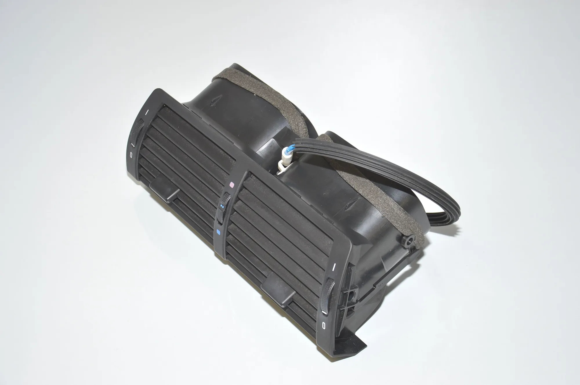 Dashboard Air Vents – OEM 8402221 · BMW X5 (E53) 4.6 is 2002 – 2