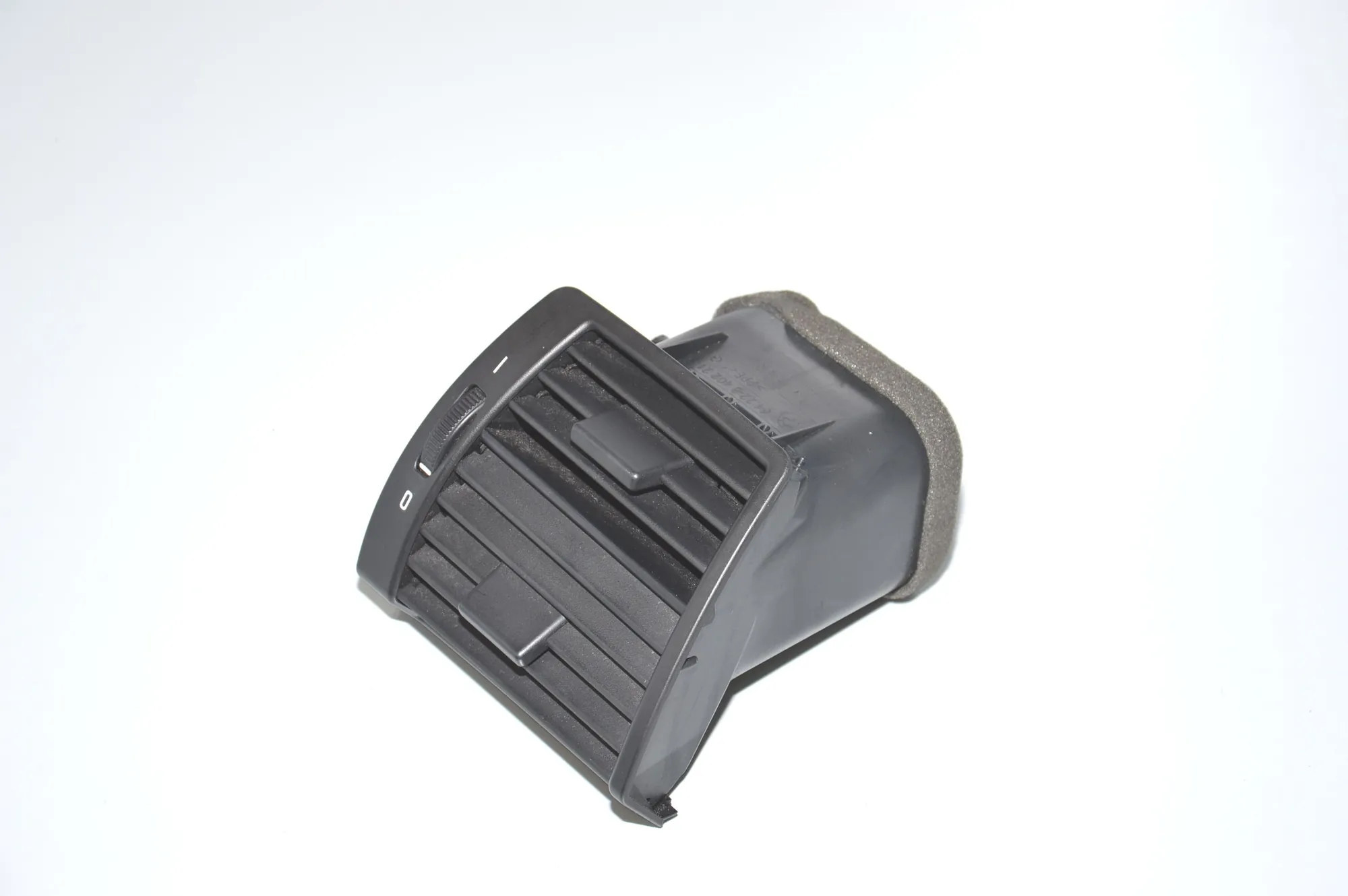 Dashboard Air Vents – OEM 8402216 · BMW X5 (E53) 4.6 is 2002 – 2