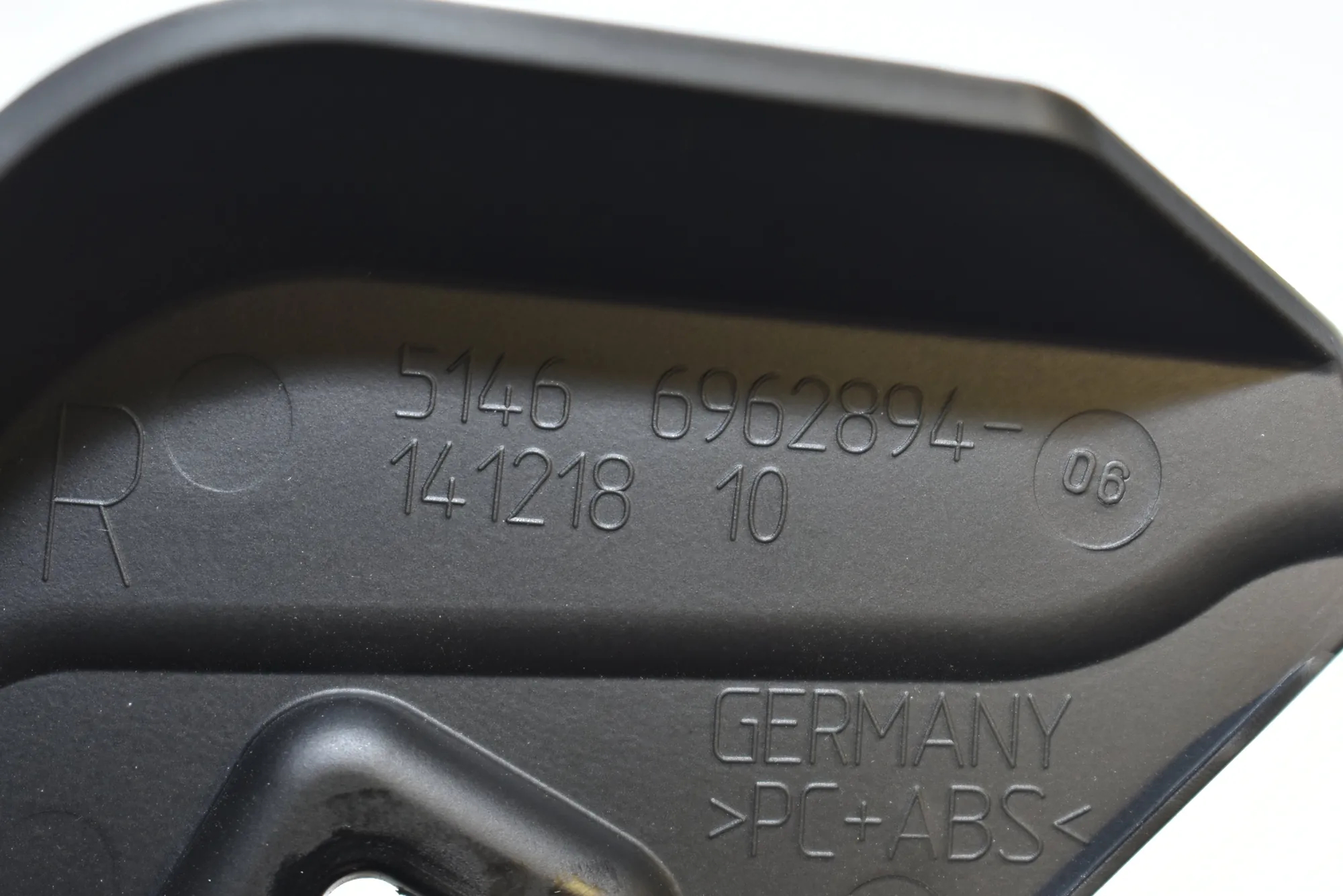 Other Interior Parts – OEM 6962894 · BMW 1 Cabrio (E88) 120 d 2008 – 4