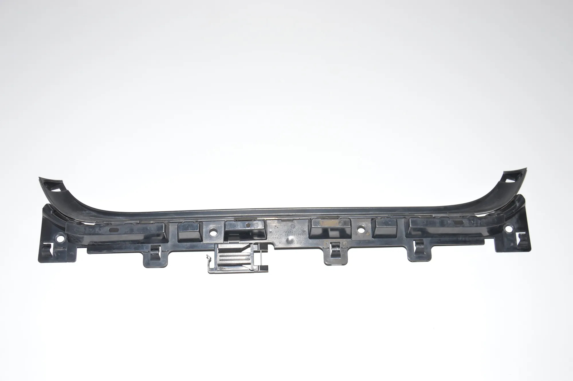 Rear Bumper Middle Bracket – OEM 7058522 · BMW 3 (E90) 318 d 2009 – 3