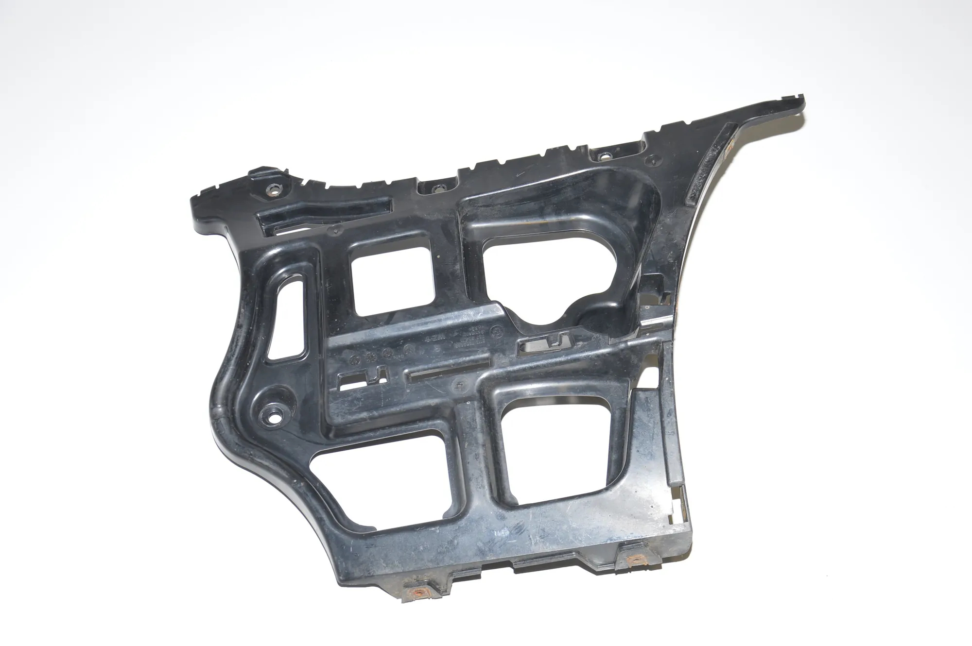 Rear Right Bumper Bracket – OEM 7202668 · BMW 3 (E90) 318 d 2009 – 4