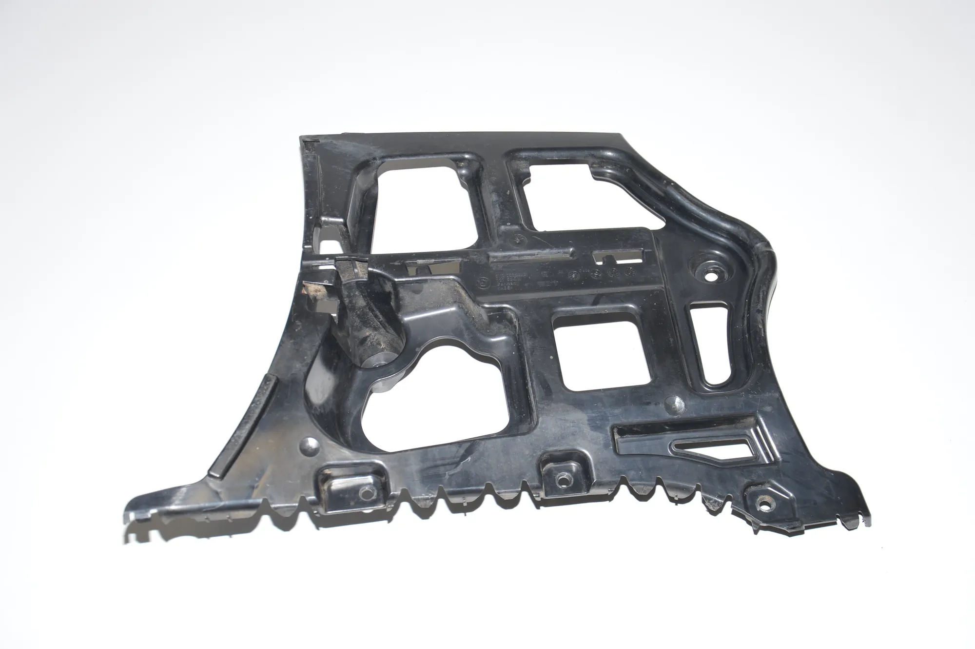 Rear Right Bumper Bracket – OEM 7202668 · BMW 3 (E90) 318 d 2009 – 3