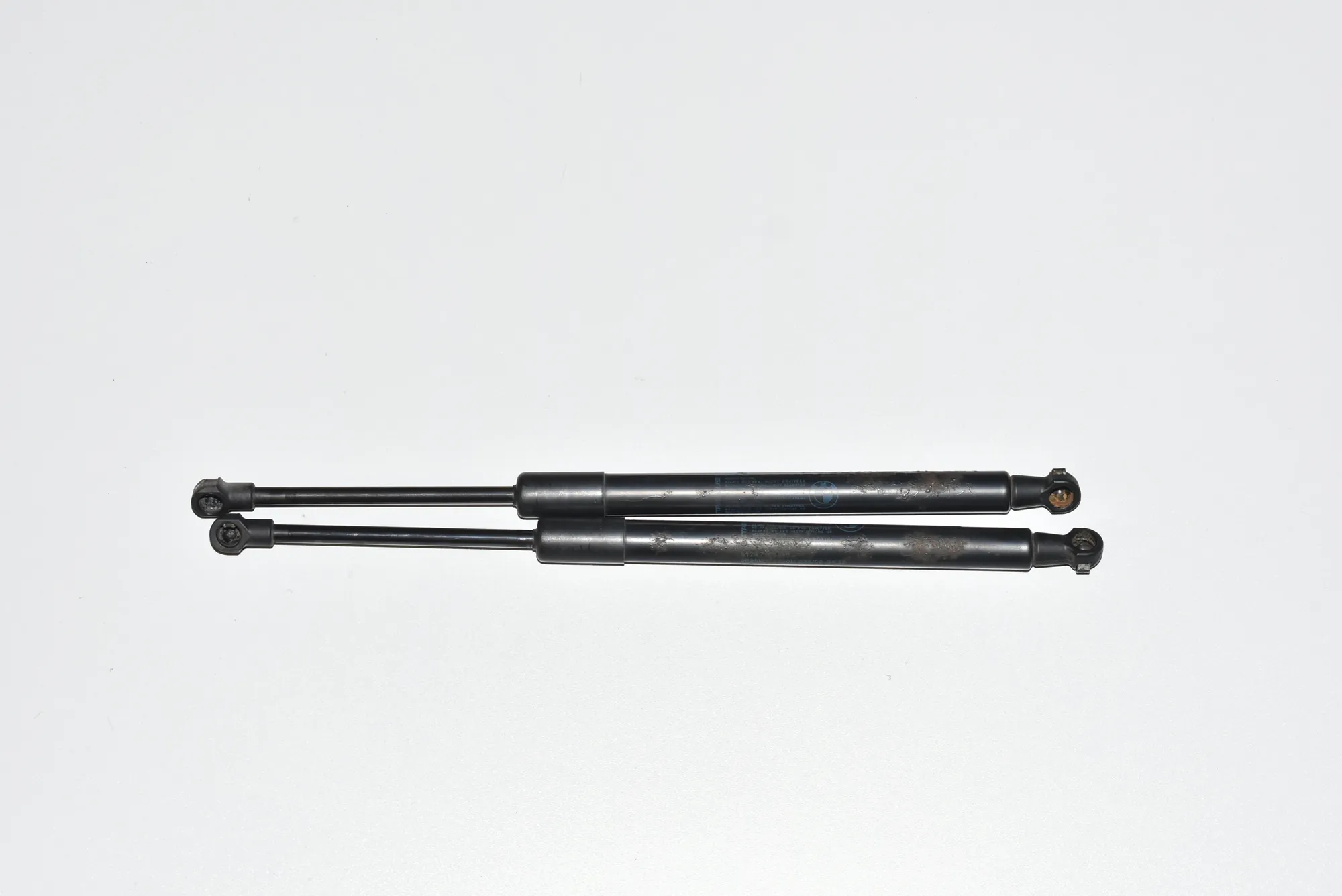 Right Side Tailgate Gas Strut – OEM 7166758 · BMW 1 Cabrio (E88) 120 d 2008