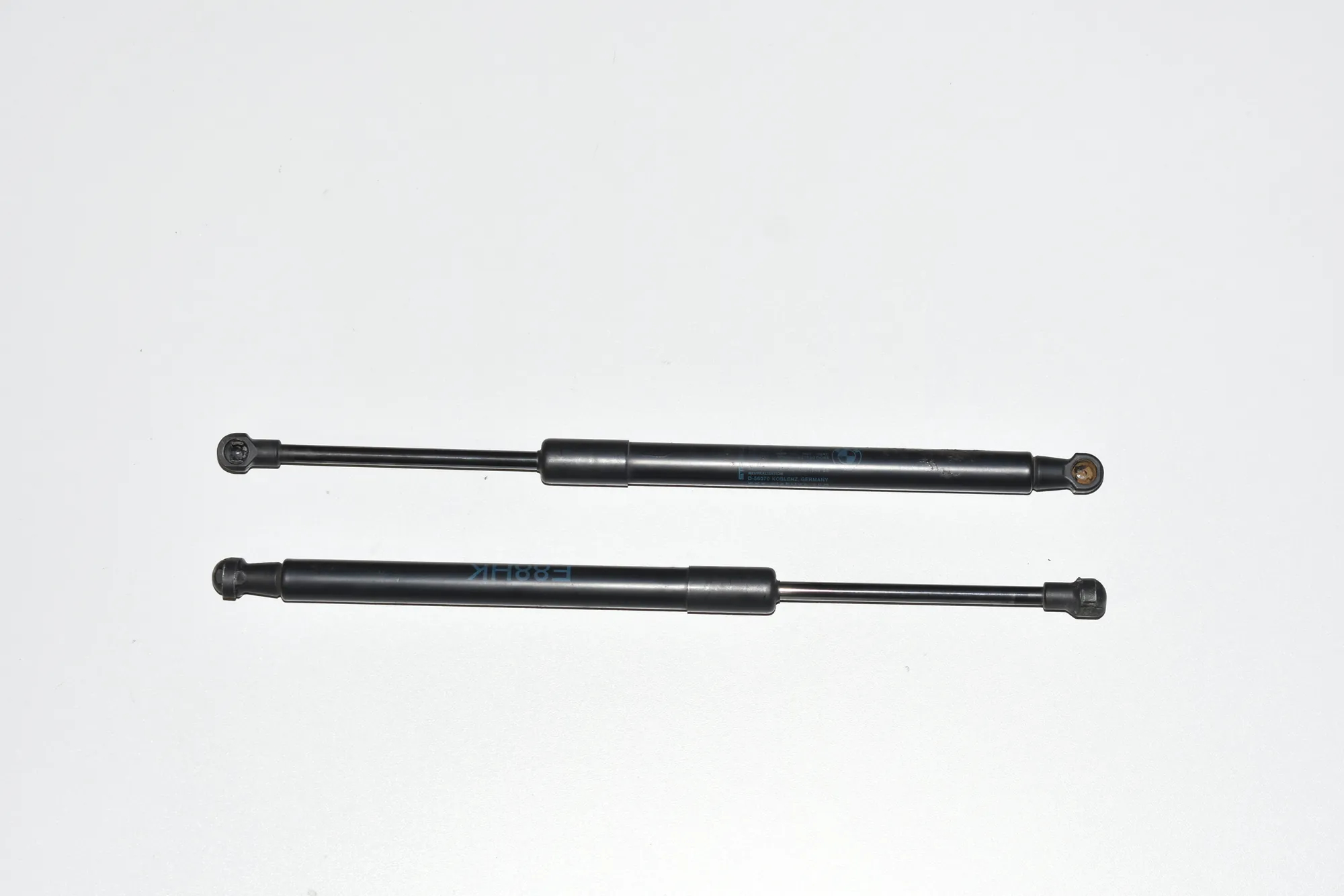 Right Side Tailgate Gas Strut – OEM 7166758 · BMW 1 Cabrio (E88) 120 d 2008 – 2