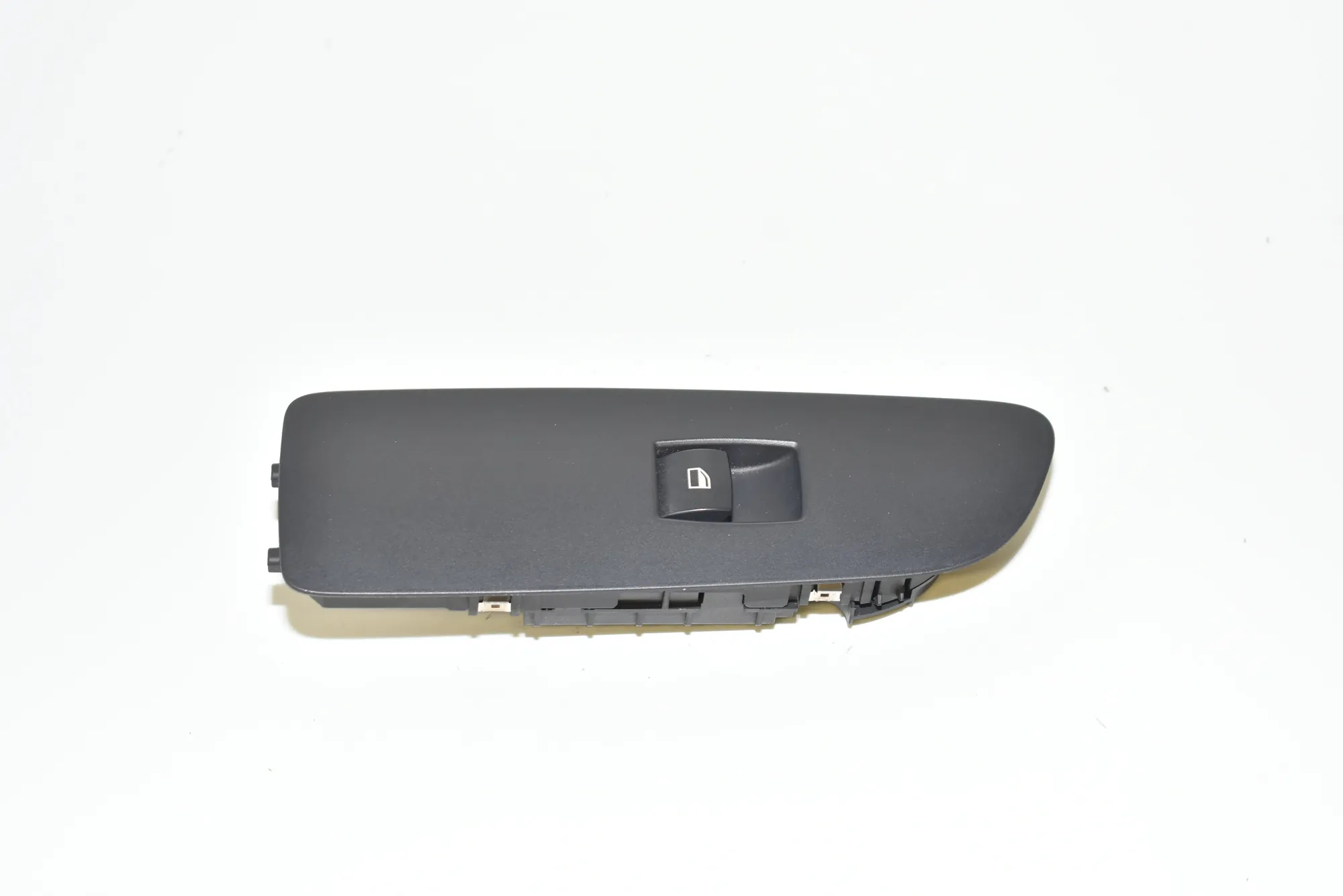 Front Left Door Window Switch – OEM 9163001 · BMW 1 Cabrio (E88) 120 d 2008