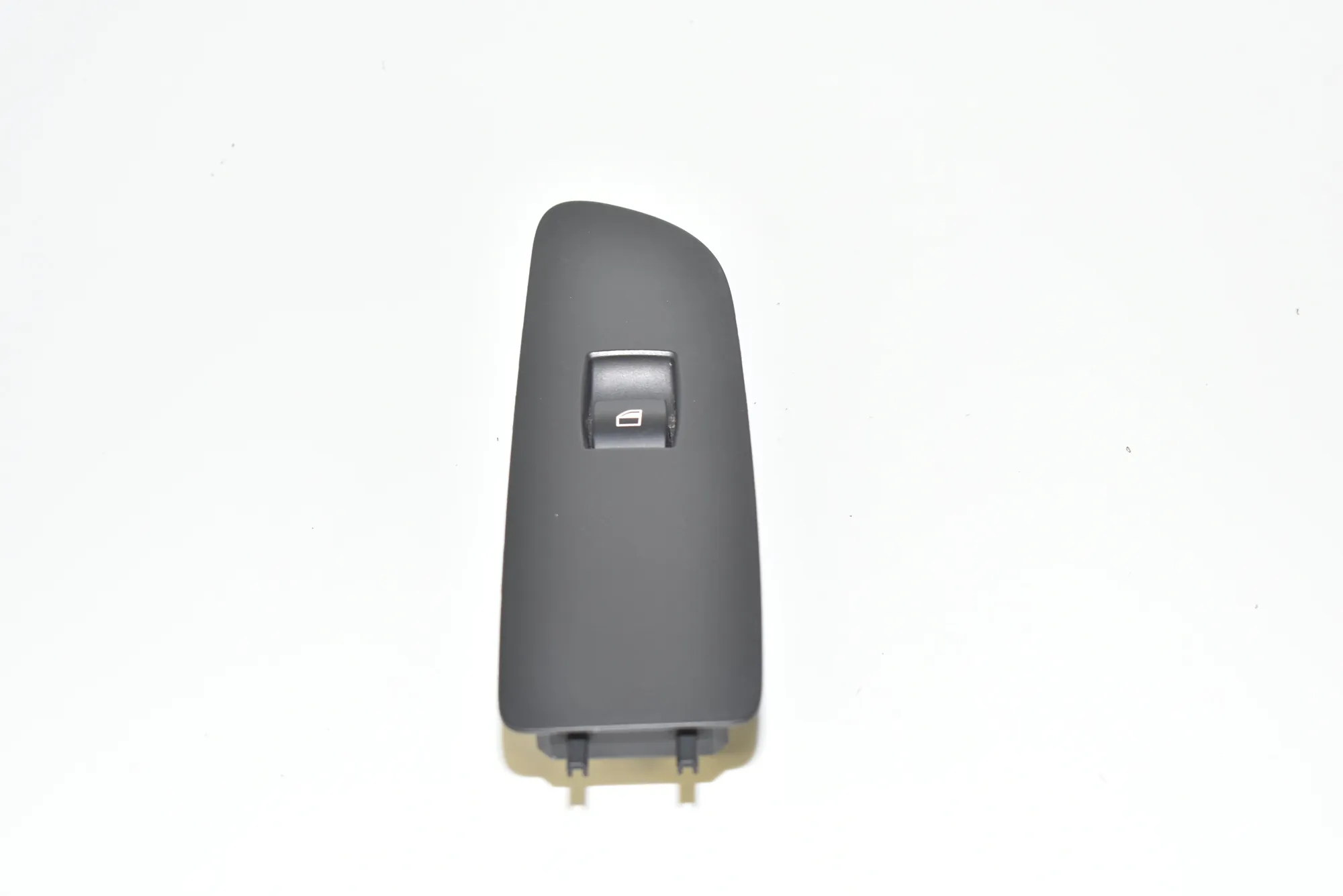 Front Left Door Window Switch – OEM 9163001 · BMW 1 Cabrio (E88) 120 d 2008 – 2