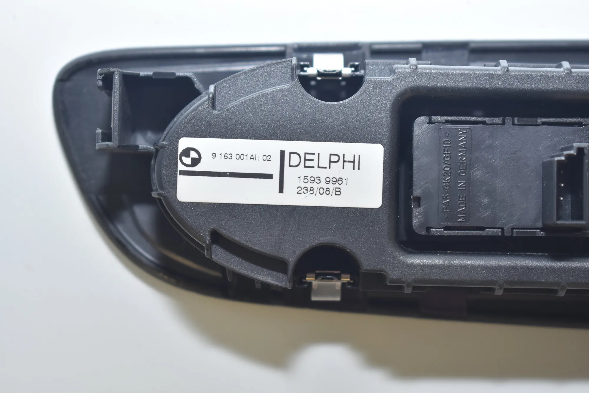 Front Left Door Window Switch – OEM 9163001 · BMW 1 Cabrio (E88) 120 d 2008 – 4