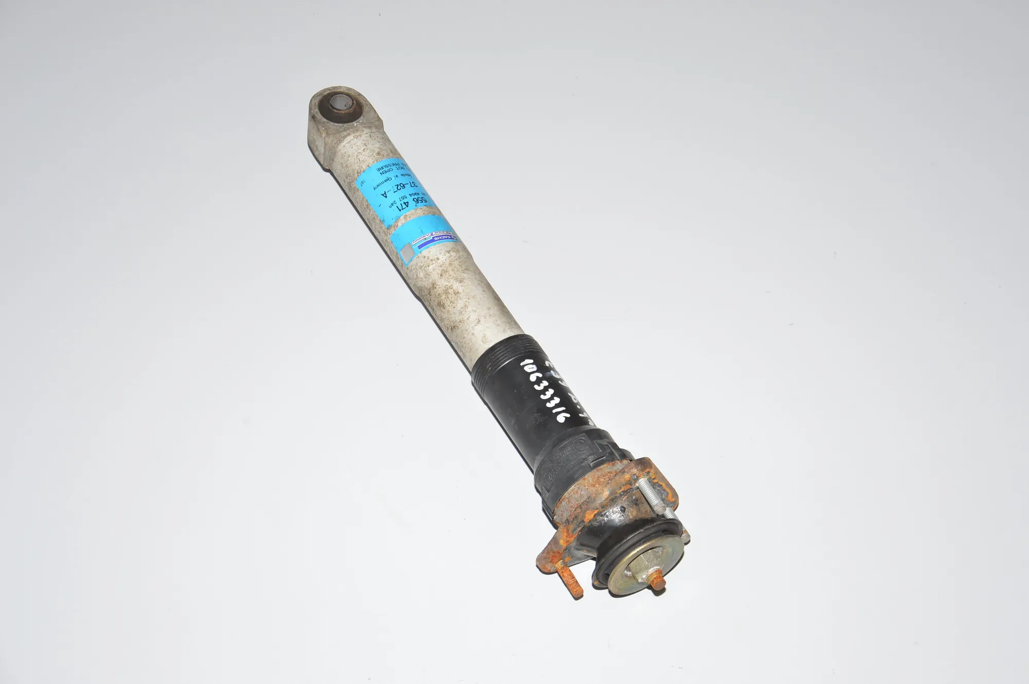 Rear Right Shock Absorber – OEM 814904557249 · BMW 5 Touring (E39) 525 d 2001 – 2