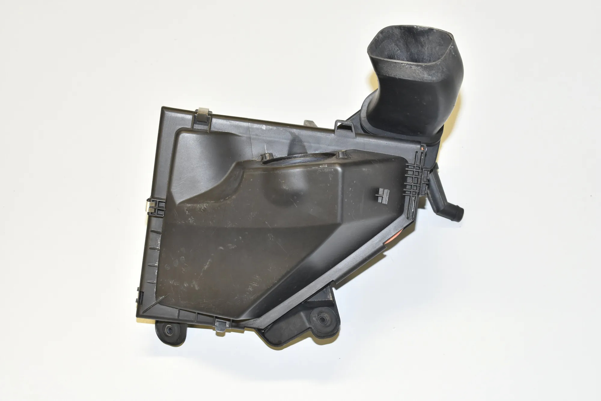 Air Filter Box – OEM 7797467 · BMW 1 Cabrio (E88) 120 d 2008 – 2