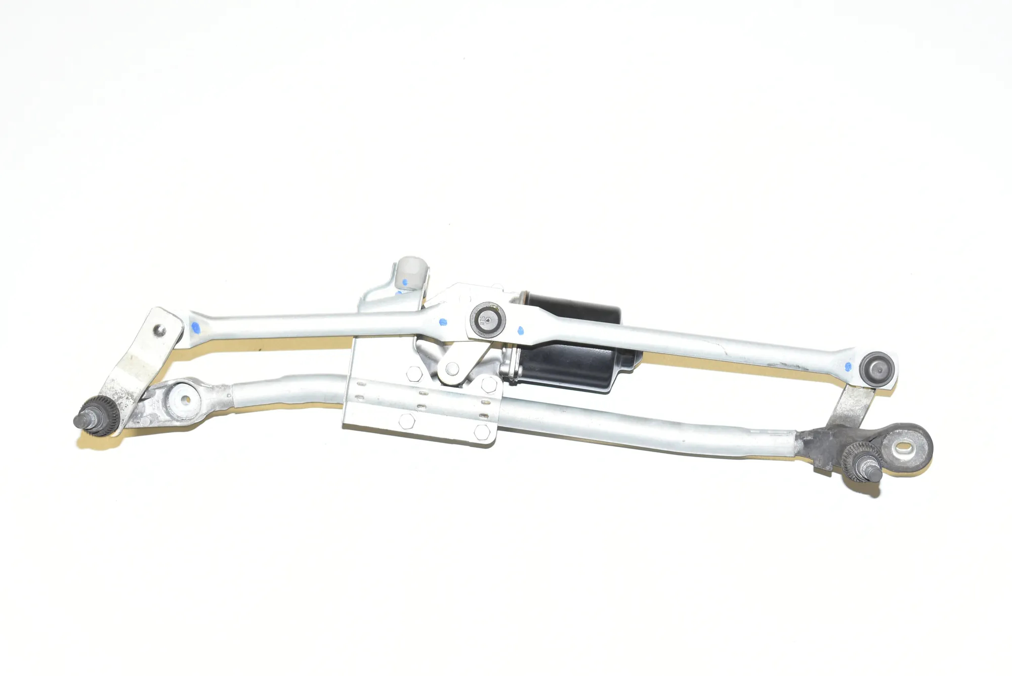 Front Windshield Wiper Mechanism – OEM 7193037 · BMW 1 Cabrio (E88) 120 d 2008 – 2