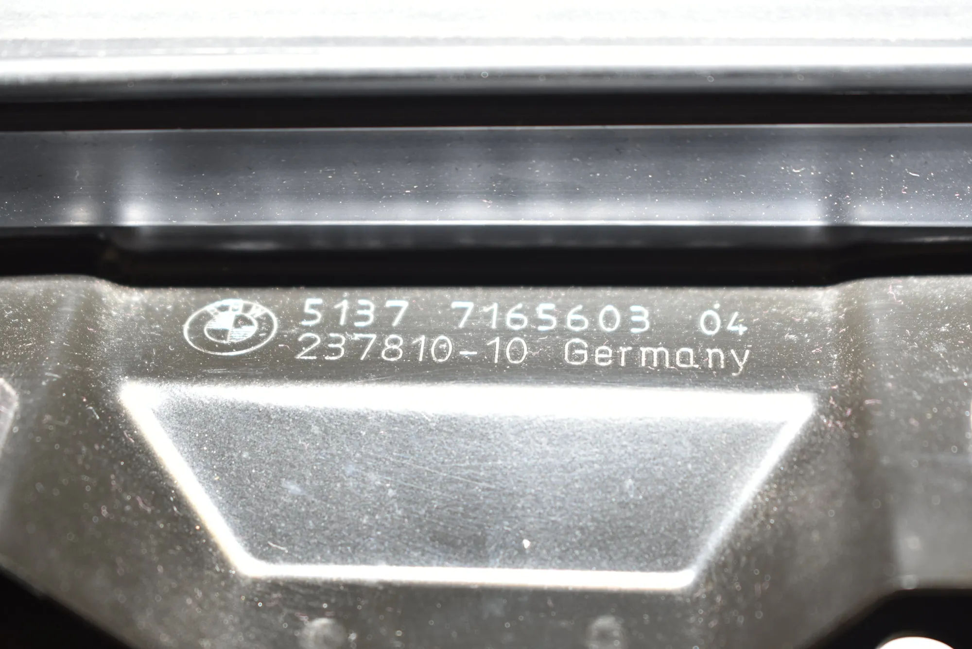 Other Body Parts – OEM 7165603 · BMW 1 Cabrio (E88) 120 d 2008 – 4