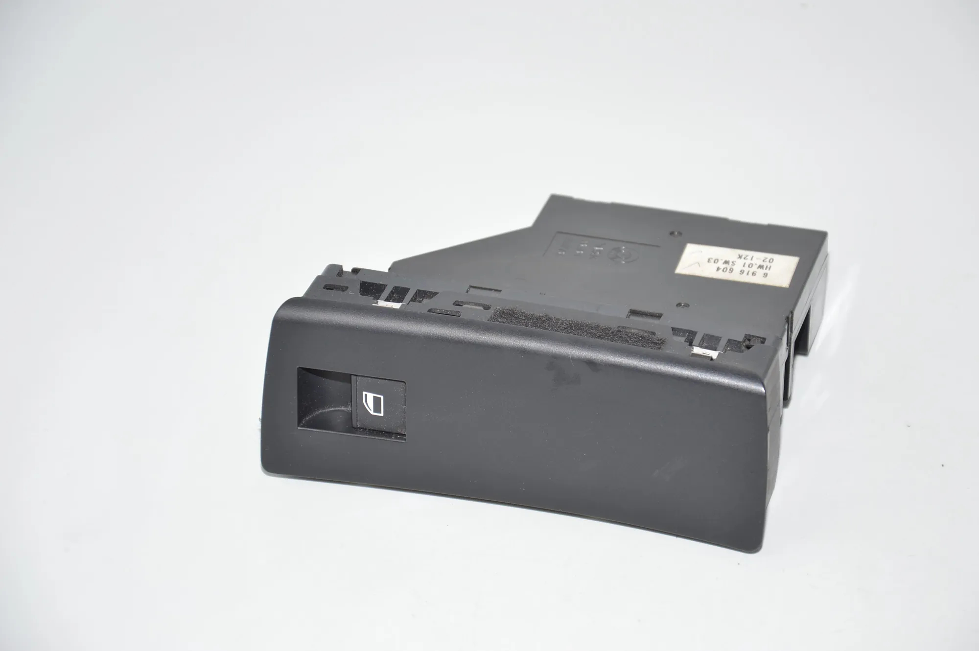 Front Left Door Window Switch – OEM 6916604 · BMW X5 (E53) 4.6 is 2002 – 2