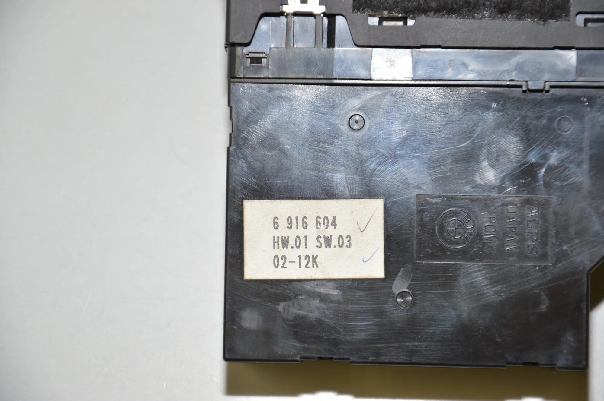 Front Left Door Window Switch – OEM 6916604 · BMW X5 (E53) 4.6 is 2002 – 5