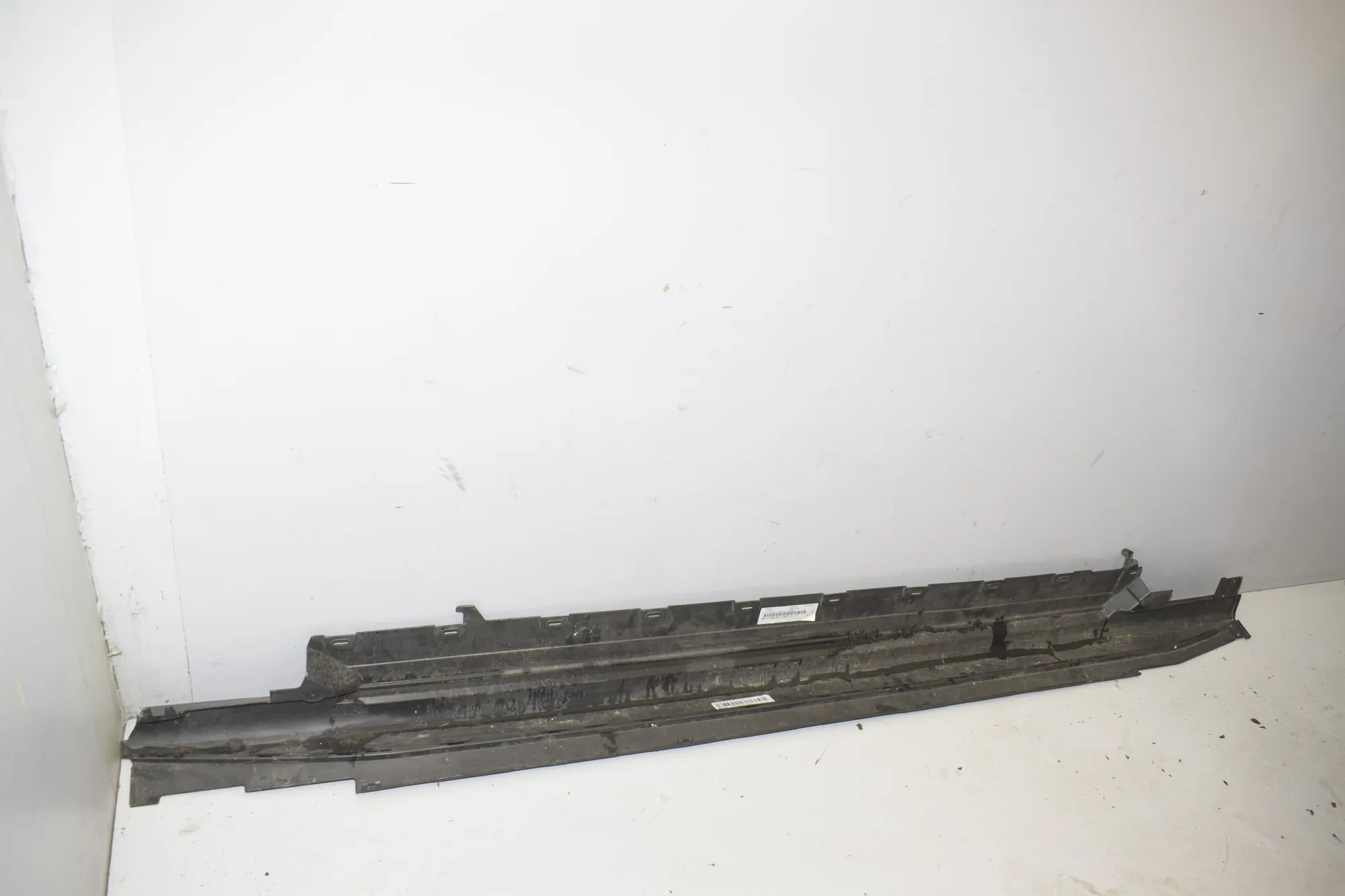 Right Side Plastic Sideskirt Cover · BMW i4 (G26) BMW i4 (G26) eDrive35 2022 – 3