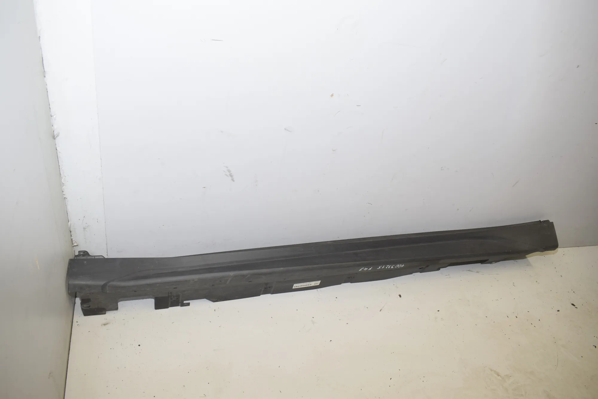 Right Side Plastic Sideskirt Cover – OEM 7332328 · BMW X1 (F48) xDrive 18 d 2016