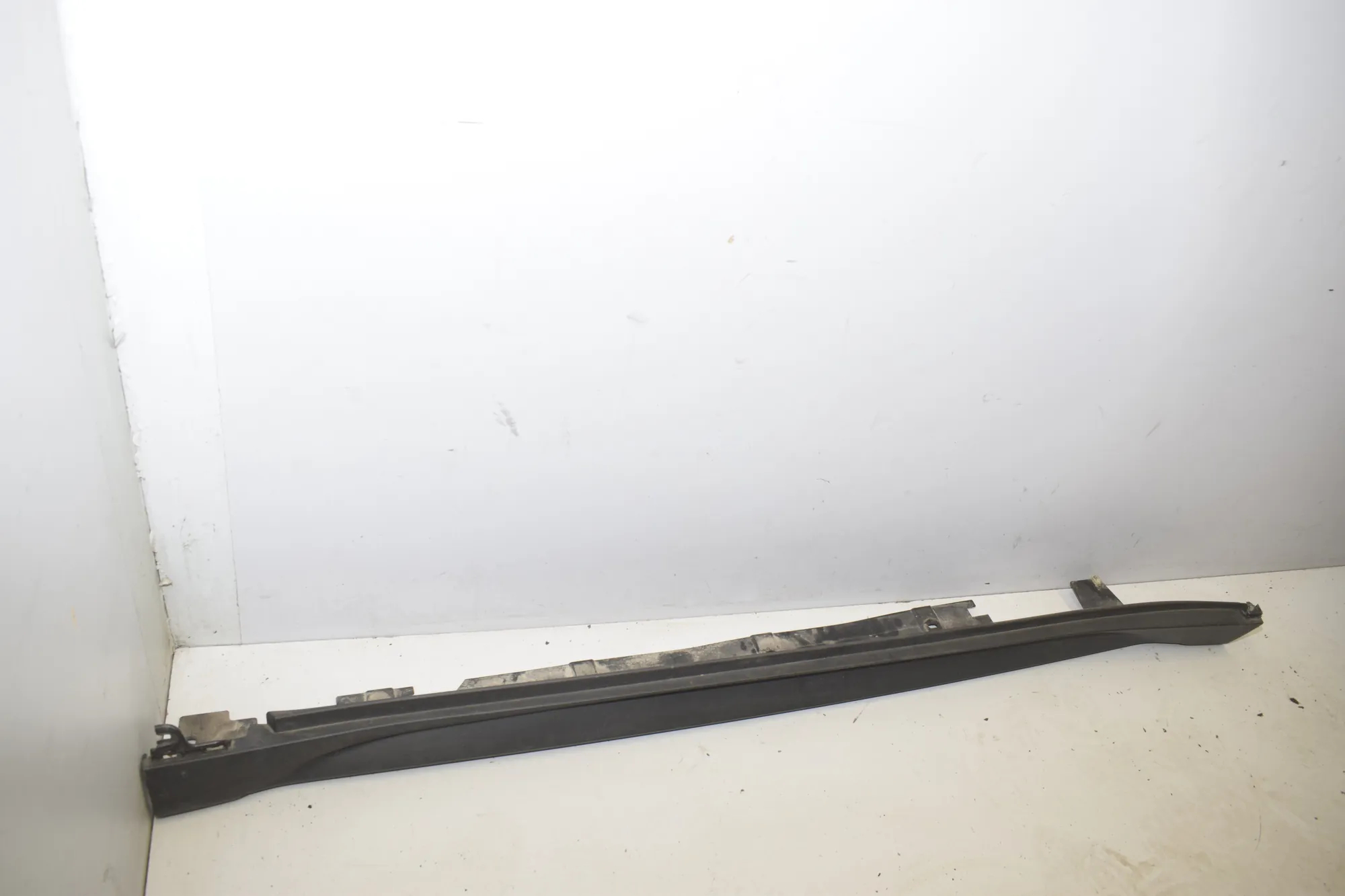 Right Side Plastic Sideskirt Cover – OEM 7332328 · BMW X1 (F48) xDrive 18 d 2016 – 2