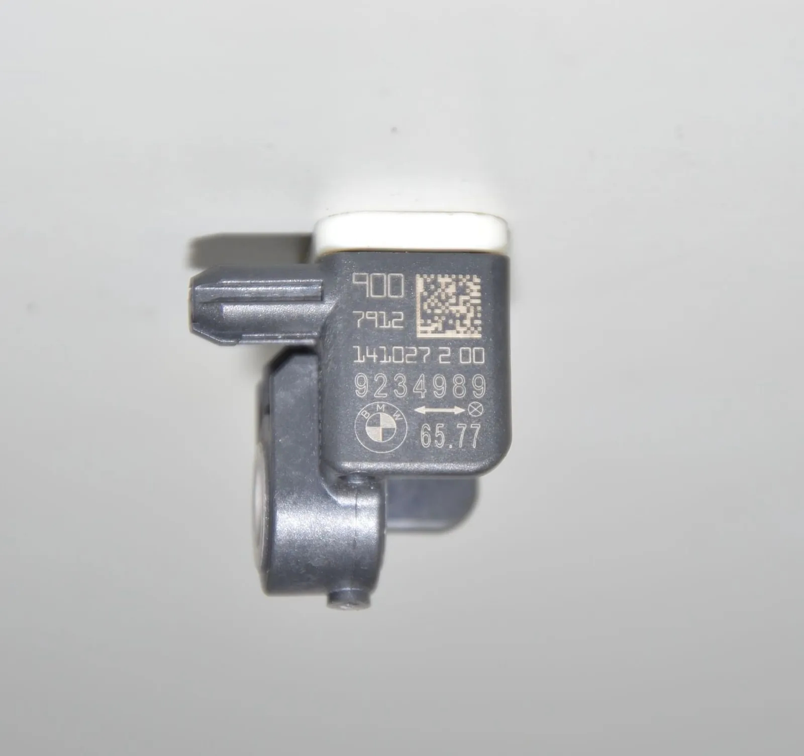 Front Right Impact Sensor – OEM 9234989 · BMW 4 Coupe (F32, F82) 435 d xDrive 2014 – 4