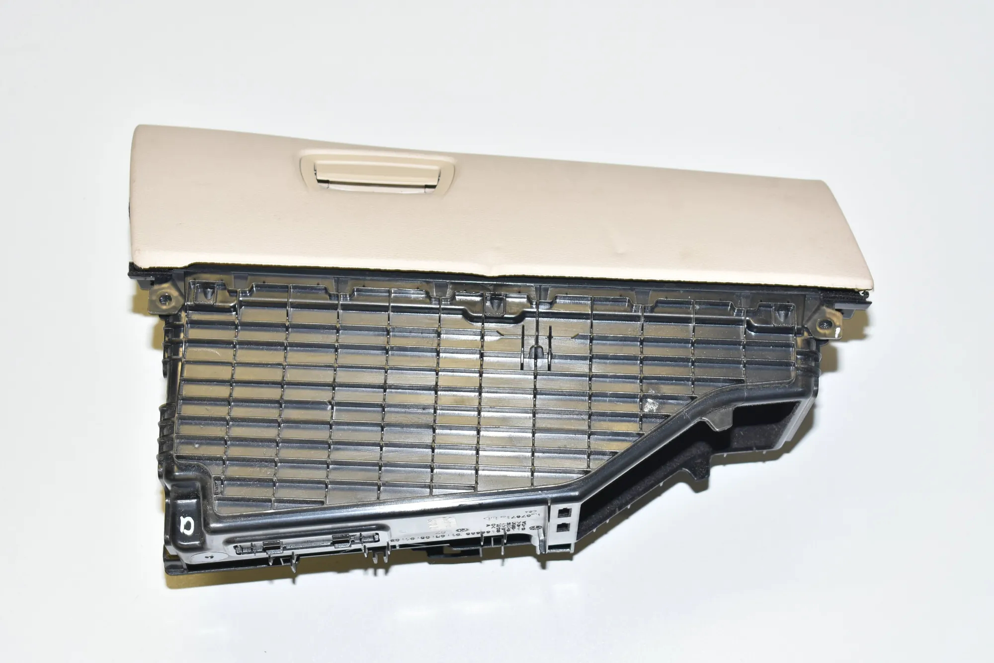 Glove Compartment – OEM 9166683 · BMW 5 Touring (F11) BMW 5 Touring (F11) 520 d 2012