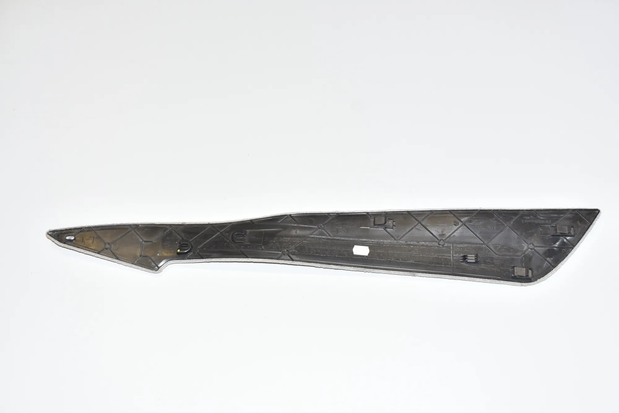 Center Console Trim – OEM 9171567 · BMW 5 Touring (F11) BMW 5 Touring (F11) 520 d 2012 – 2