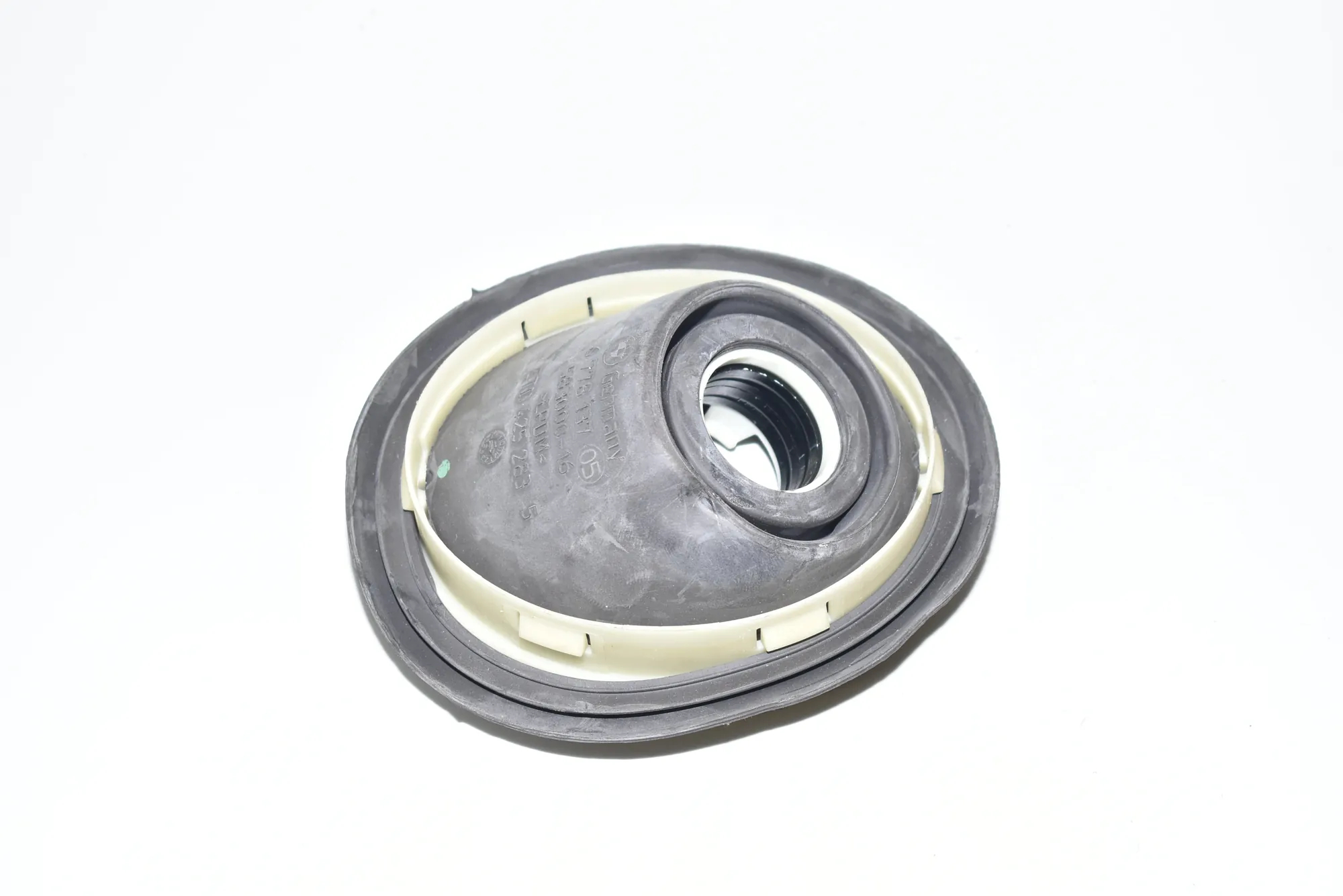 Other Body Parts – OEM 6778137 · BMW 5 Touring (F11) BMW 5 Touring (F11) 520 d 2012