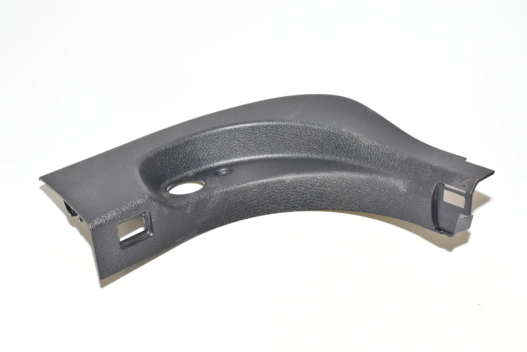 Front Left Interior Step Trim – OEM 9162735 · BMW 5 Touring (F11) BMW 5 Touring (F11) 520 d 2012 – 2