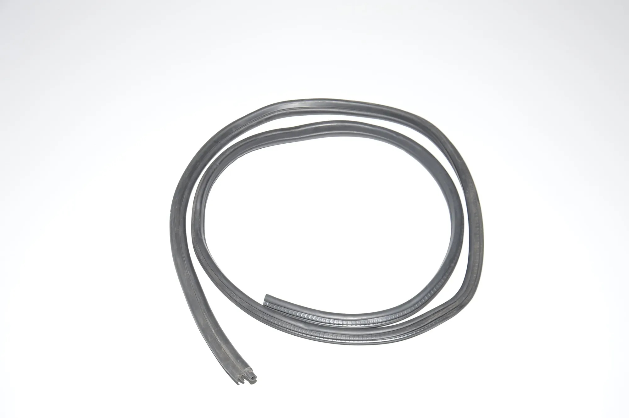 Rear Left Door Seal Rubber – OEM 2990835 · BMW X1 (E84) BMW X1 (E84) xDrive 20 d 2011 – 4