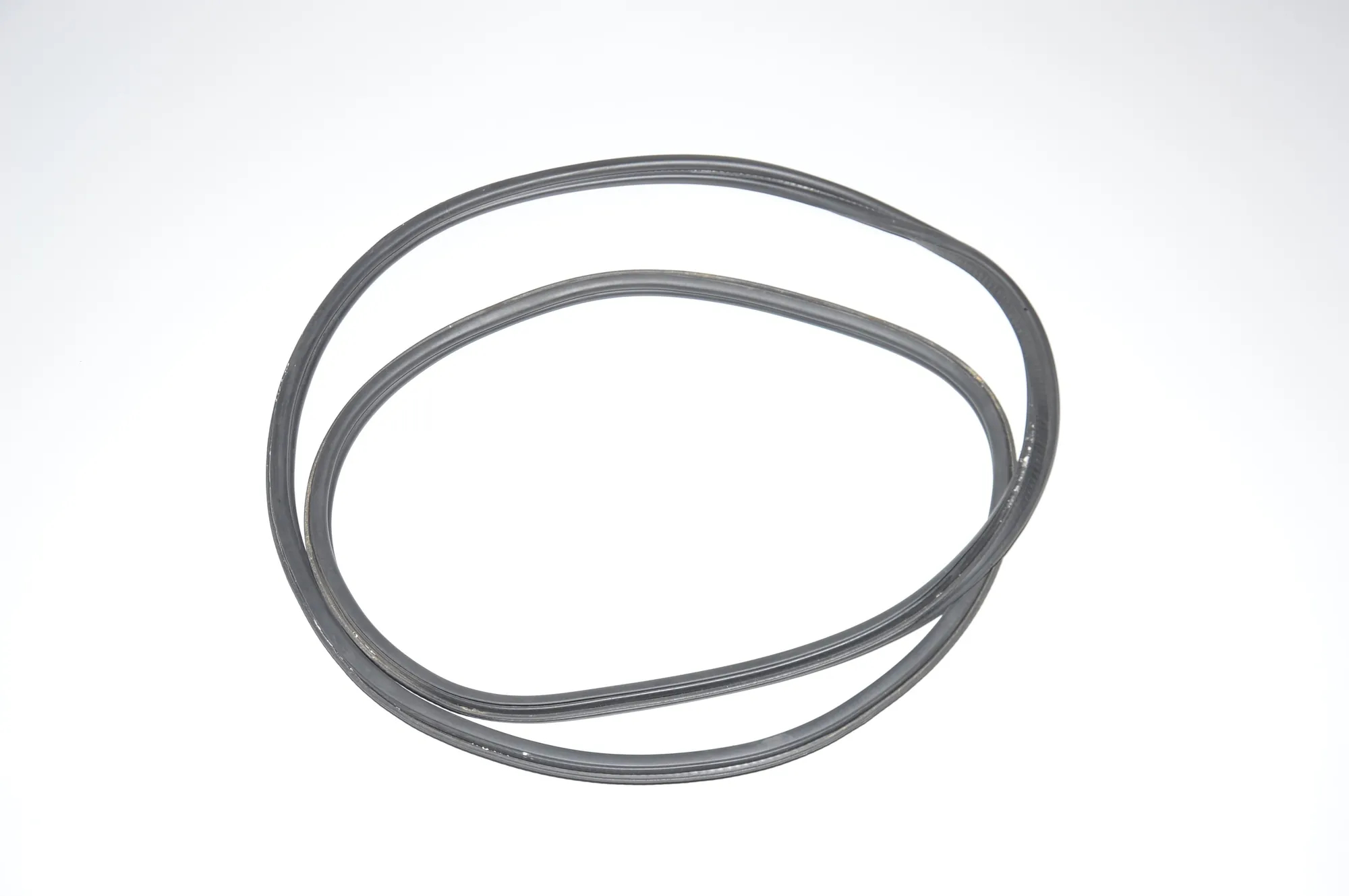 Tailgate Rubber Seal – OEM 2990124 · BMW X1 (E84) BMW X1 (E84) sDrive 16 d 2013