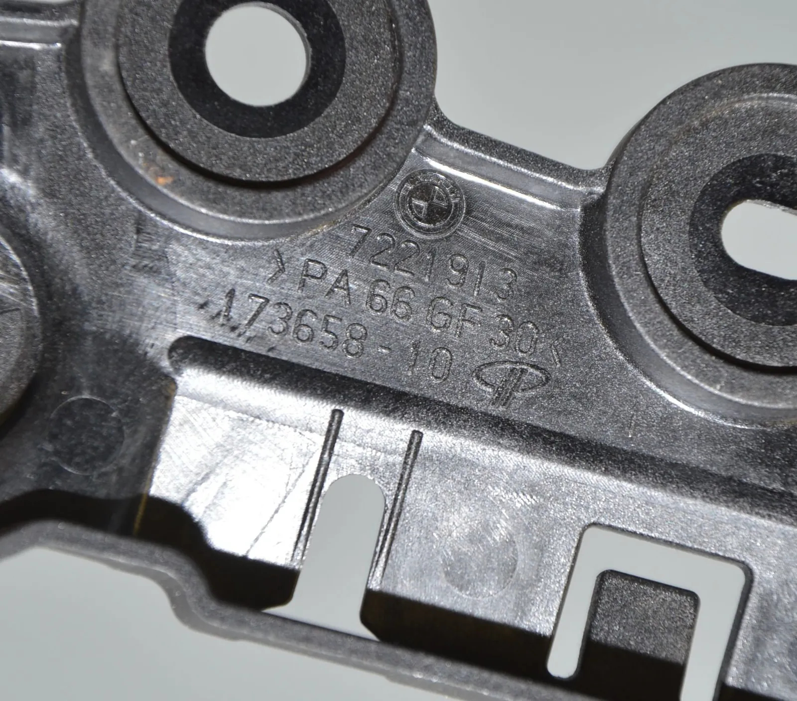 Bonnet Release Handle – OEM 7221913 · BMW 3 Gran Turismo (F34) BMW 3 Gran Turismo (F34) 318 d 2013 – 5