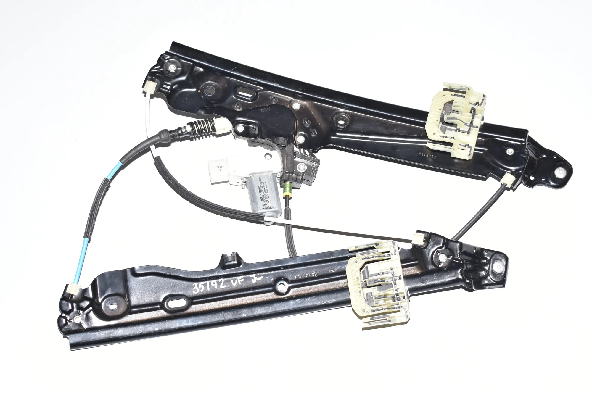 Front Left Door Window Regulator – OEM 7182111 · BMW 5 Touring (F11) BMW 5 Touring (F11) 520 d 2013 – 2