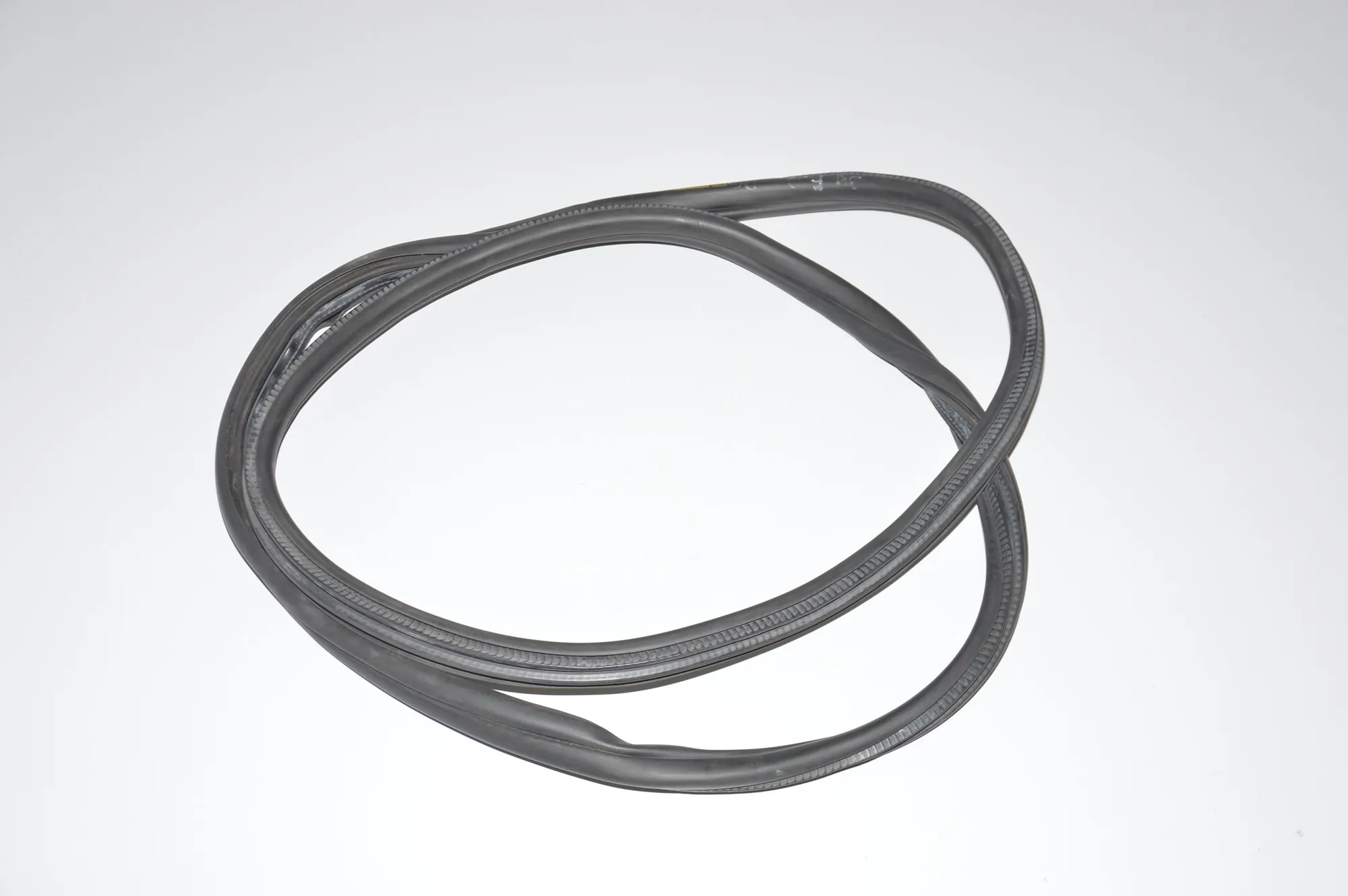 Rear Left Door Seal Rubber – OEM 7318511 · BMW 3 (F30, F80) BMW 3 (F30, F80) 320 d Efficient Dynamics 2014 – 2