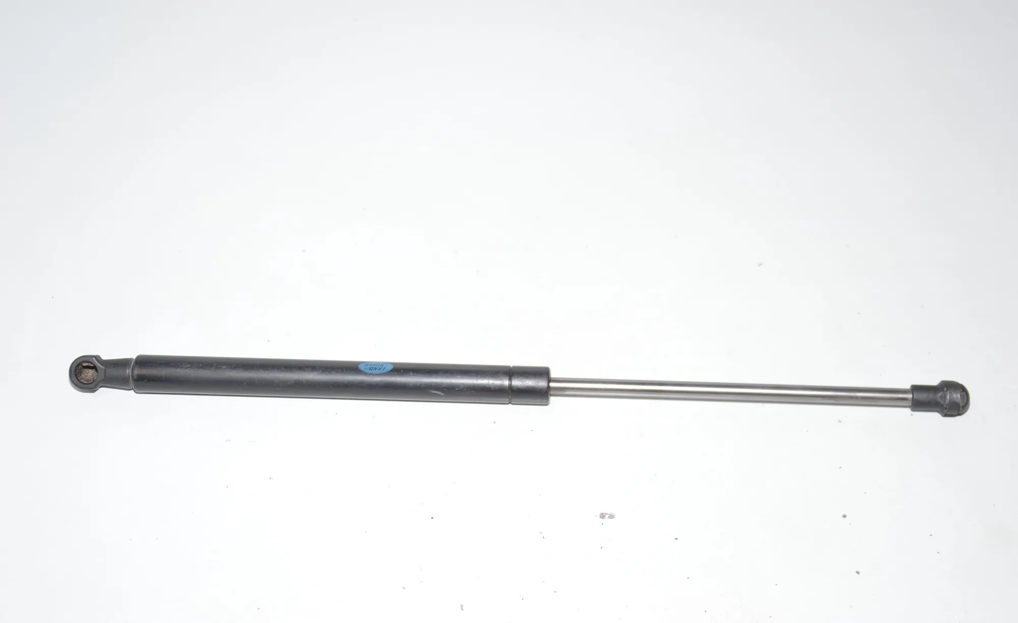 Front Left Bonnet Strut – OEM 8H22-16E610-AA · LAND ROVER DISCOVERY IV (L319) LAND ROVER DISCOVERY IV (L319) 3.0 TD 4x4 2012 – 3