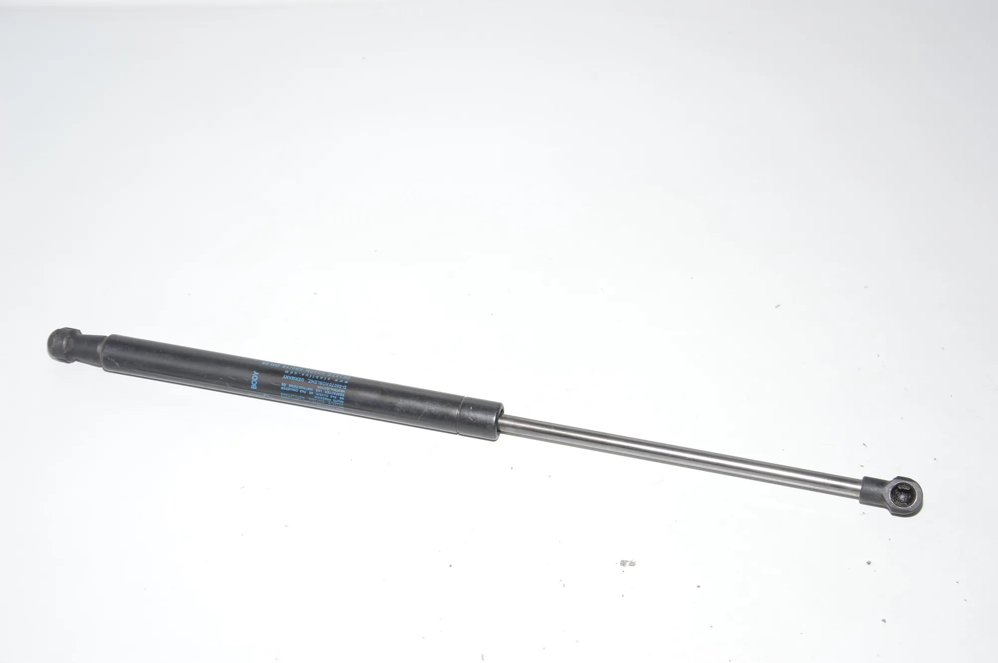 Front Left Bonnet Strut – OEM 8H22-16E610-AA · LAND ROVER DISCOVERY IV (L319) LAND ROVER DISCOVERY IV (L319) 3.0 TD 4x4 2012 – 2