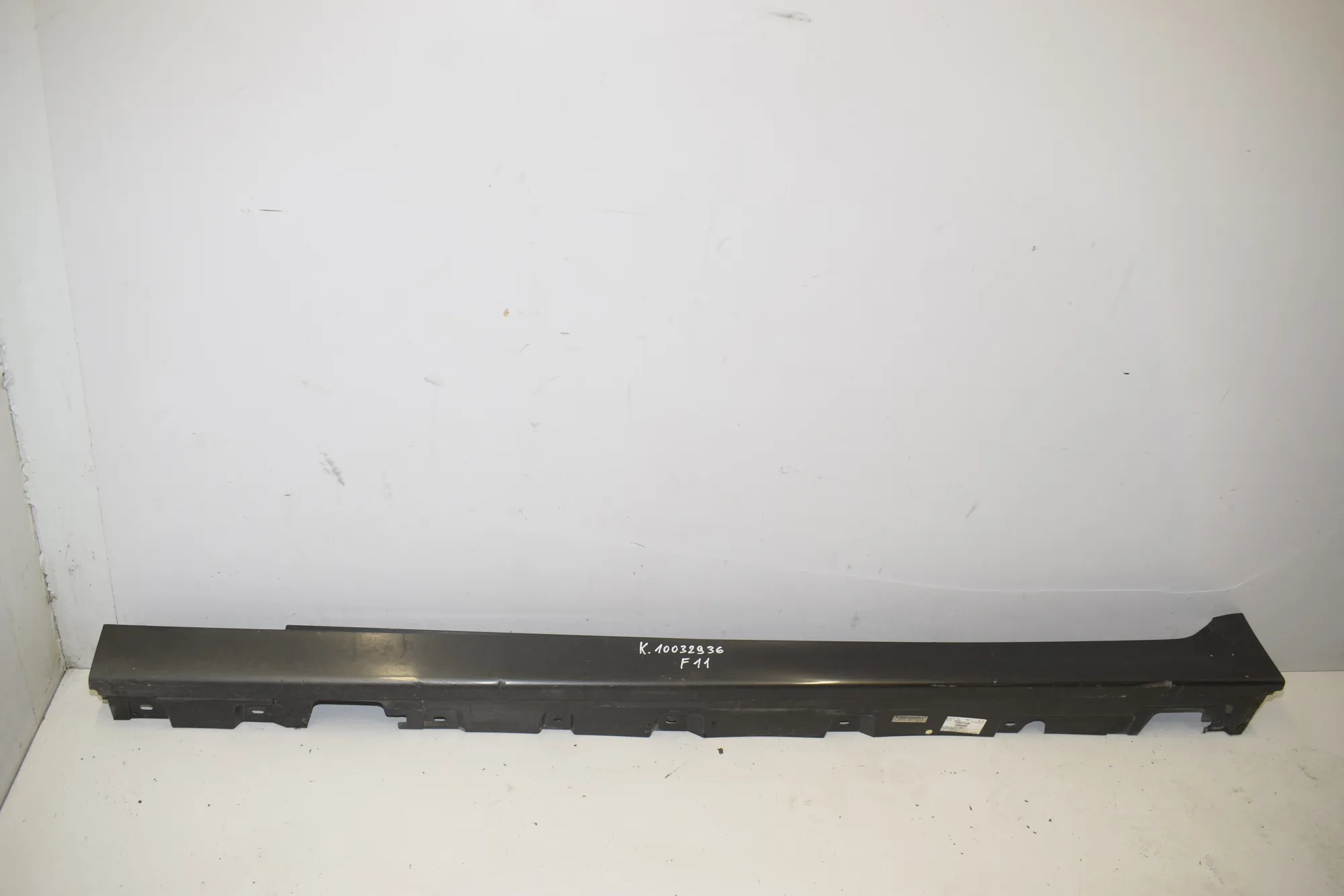Left Side Sideskirt – OEM 7320771 · BMW 5 Touring (F11) 530 d xDrive 2011