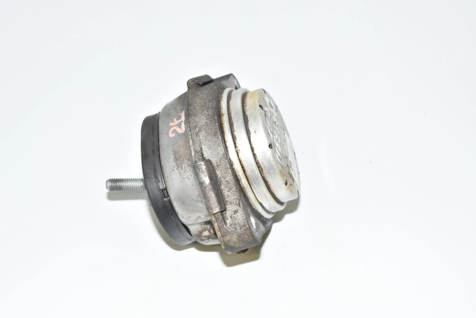Right Side Engine Mount – OEM 6758428 · BMW X5 (E53) 4.6 is 2002 – 3