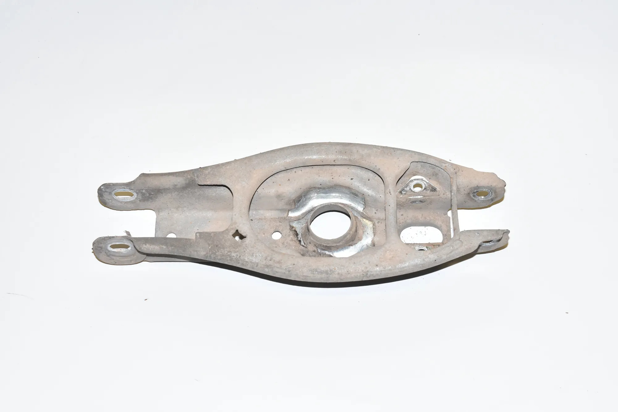 Rear Left Lower Control Arm – OEM 6772899 · BMW 1 (E81) 118 d 2008 – 3