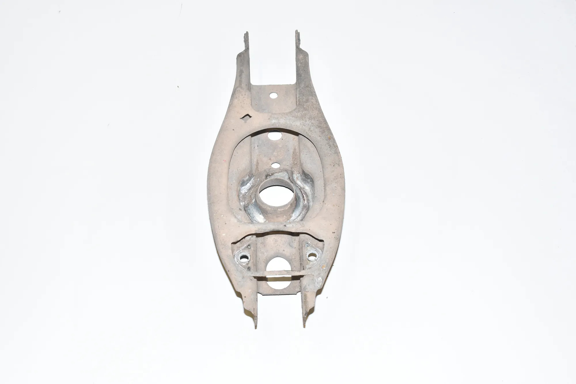 Rear Right Lower Control Arm – OEM 6772899 · BMW 1 (E81) 118 d 2008 – 4
