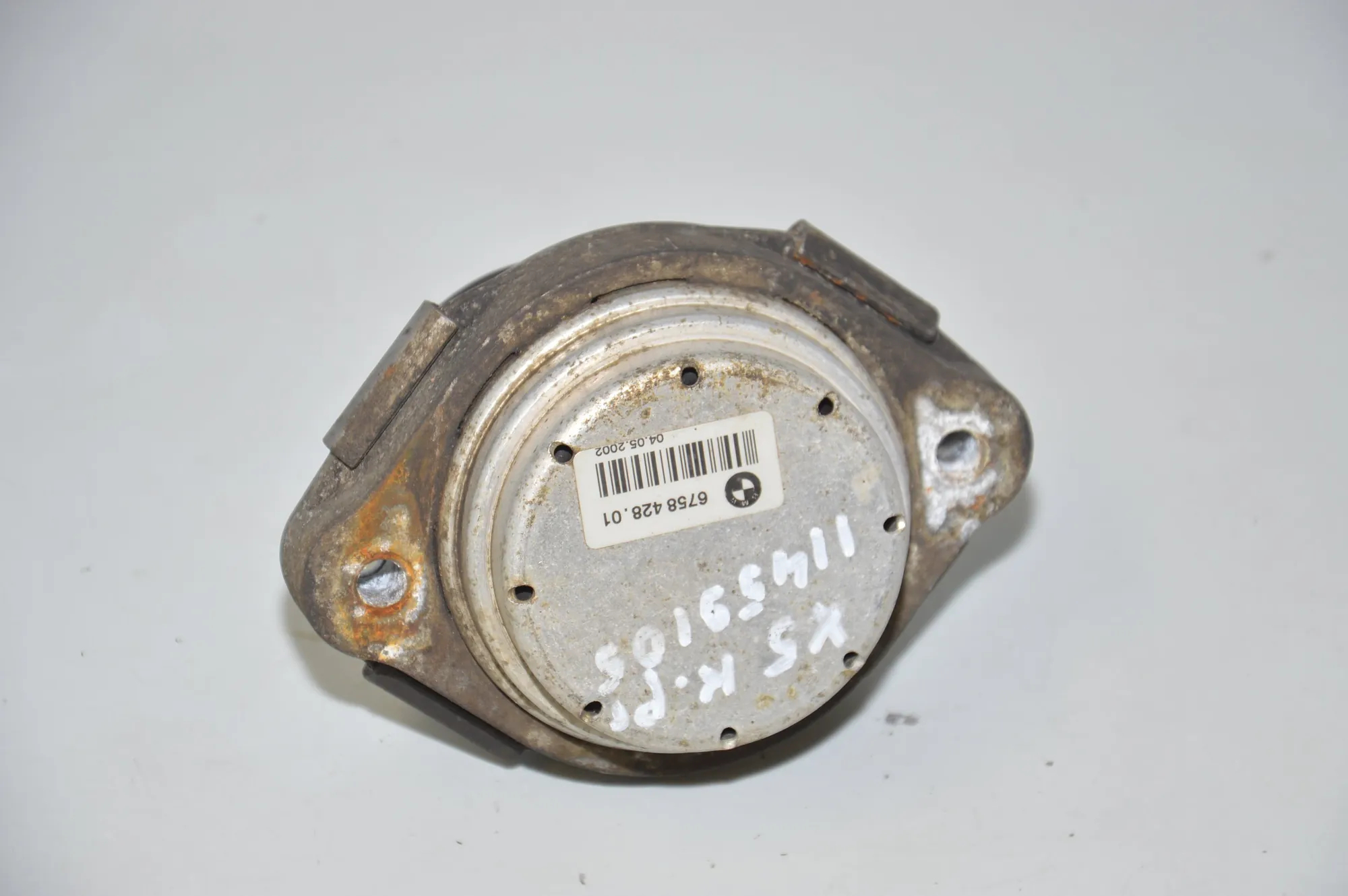 Left Side Engine Mount – OEM 6758428 · BMW X5 (E53) 4.6 is 2002