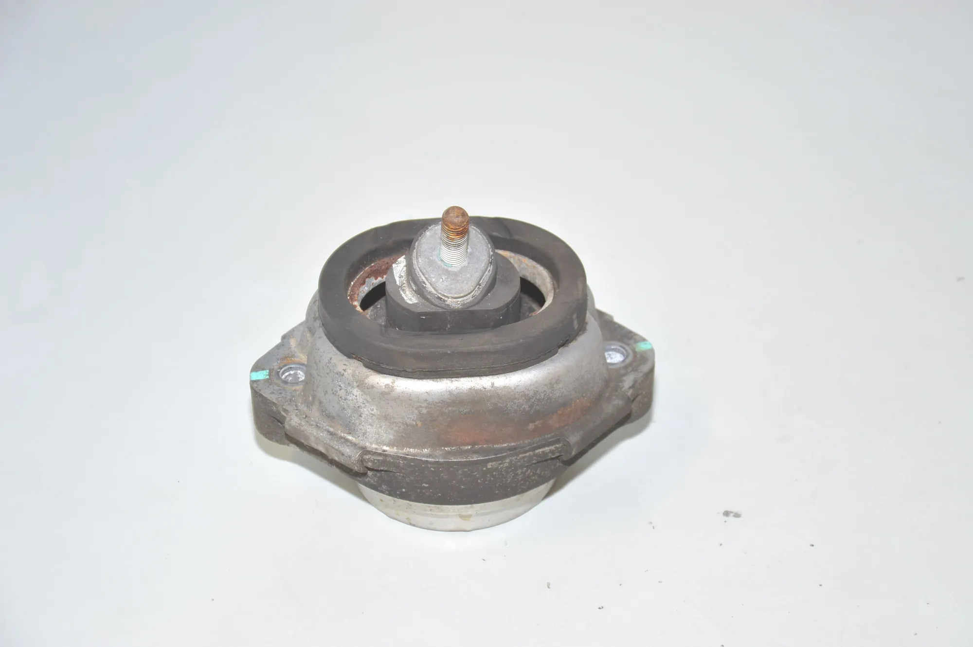 Left Side Engine Mount – OEM 6758428 · BMW X5 (E53) 4.6 is 2002 – 4