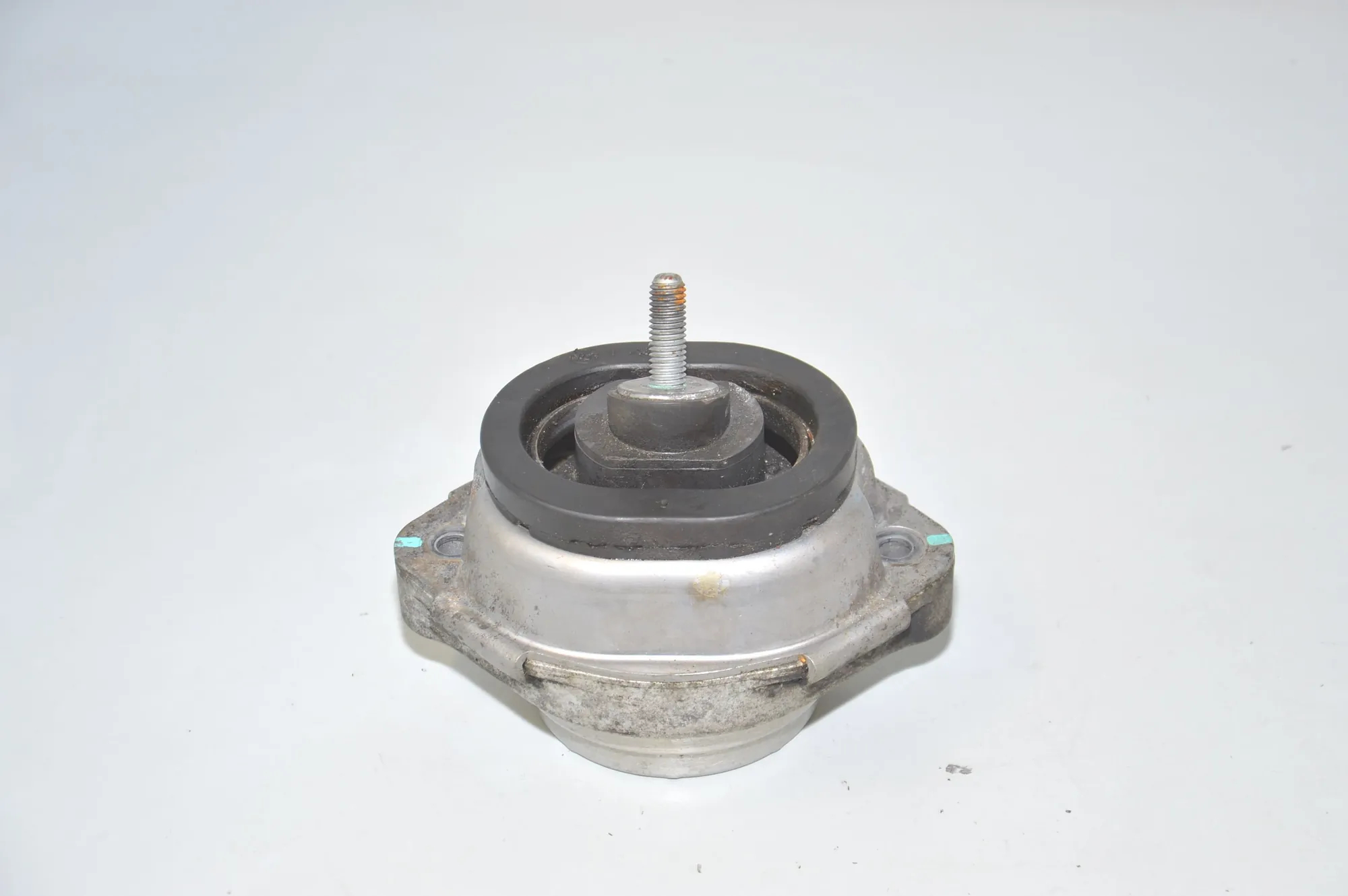 Right Side Engine Mount – OEM 6758428 · BMW X5 (E53) 4.6 is 2002 – 3