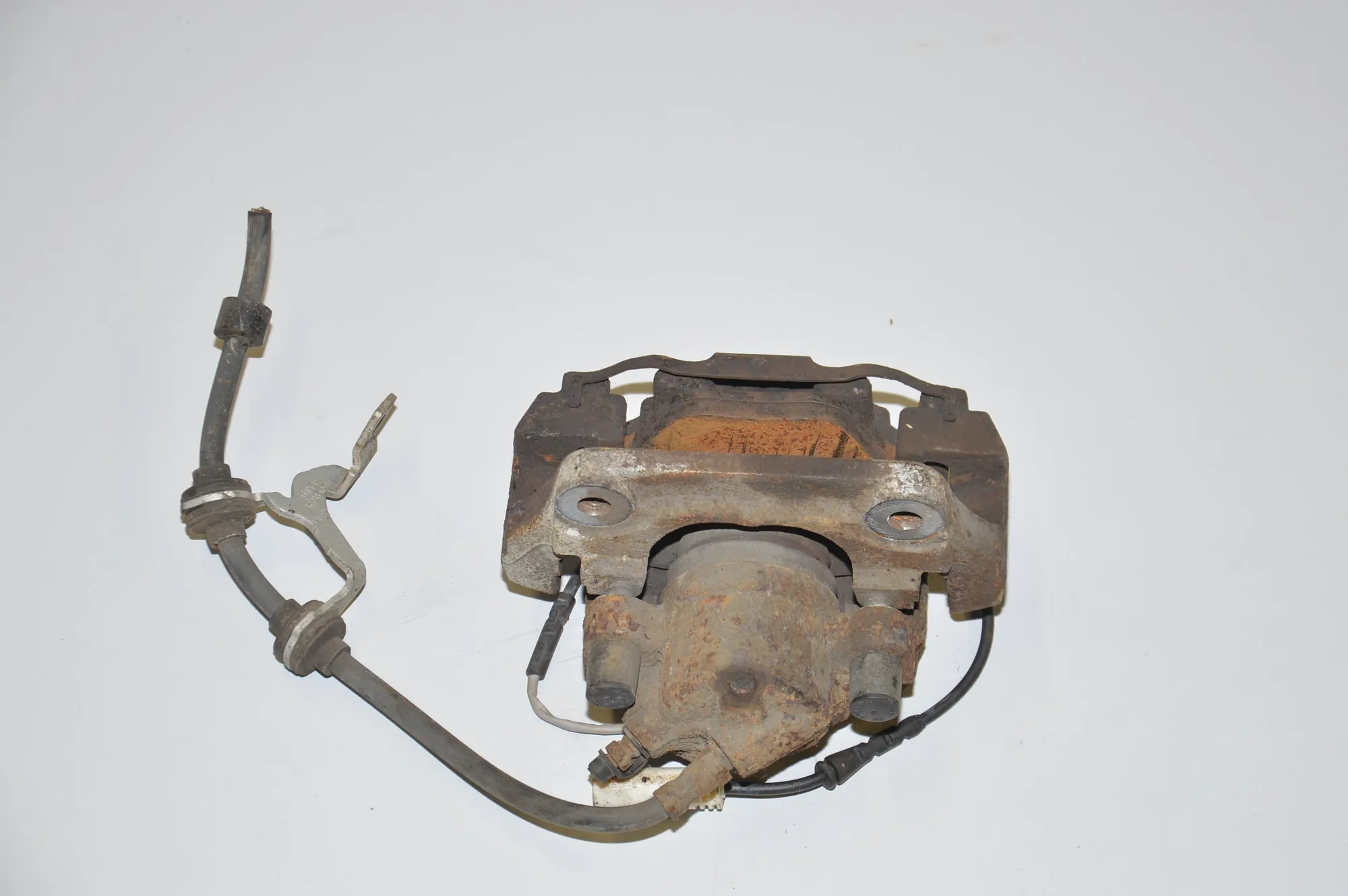 Front Left Brake Caliper · BMW X1 (E84) sDrive 20 d 2009 – 2