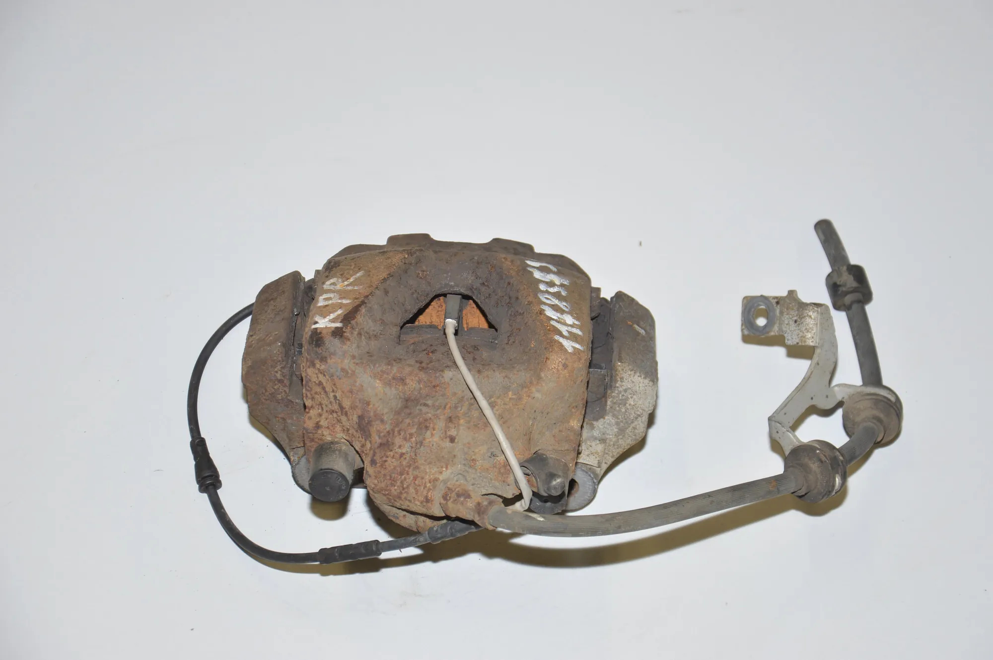 Front Left Brake Caliper · BMW X1 (E84) sDrive 20 d 2009 – 3